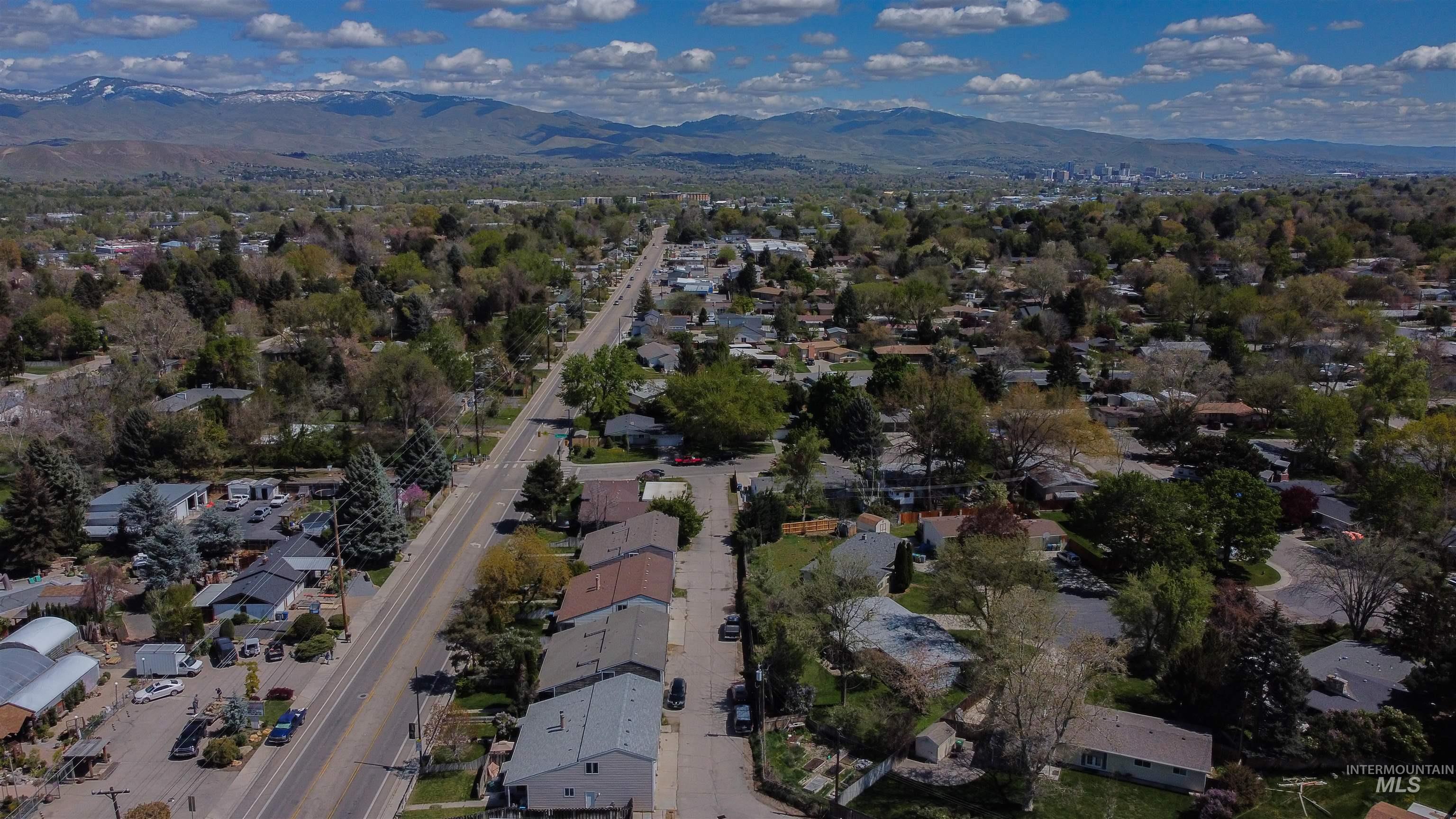 7077 W Ustick, Boise, Idaho 83704, 3 Bedrooms, 1.5 Bathrooms, Residential Income For Sale, Price $549,000, 98982735