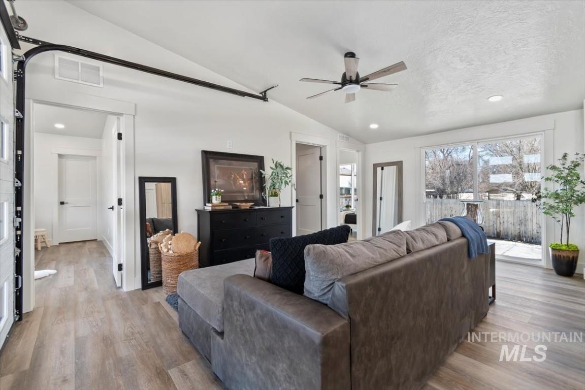 362 & 366 W London St, Middleton, Idaho 83644, 2 Bedrooms, 2 Bathrooms, Residential Income For Sale, Price $509,000,MLS 98982736