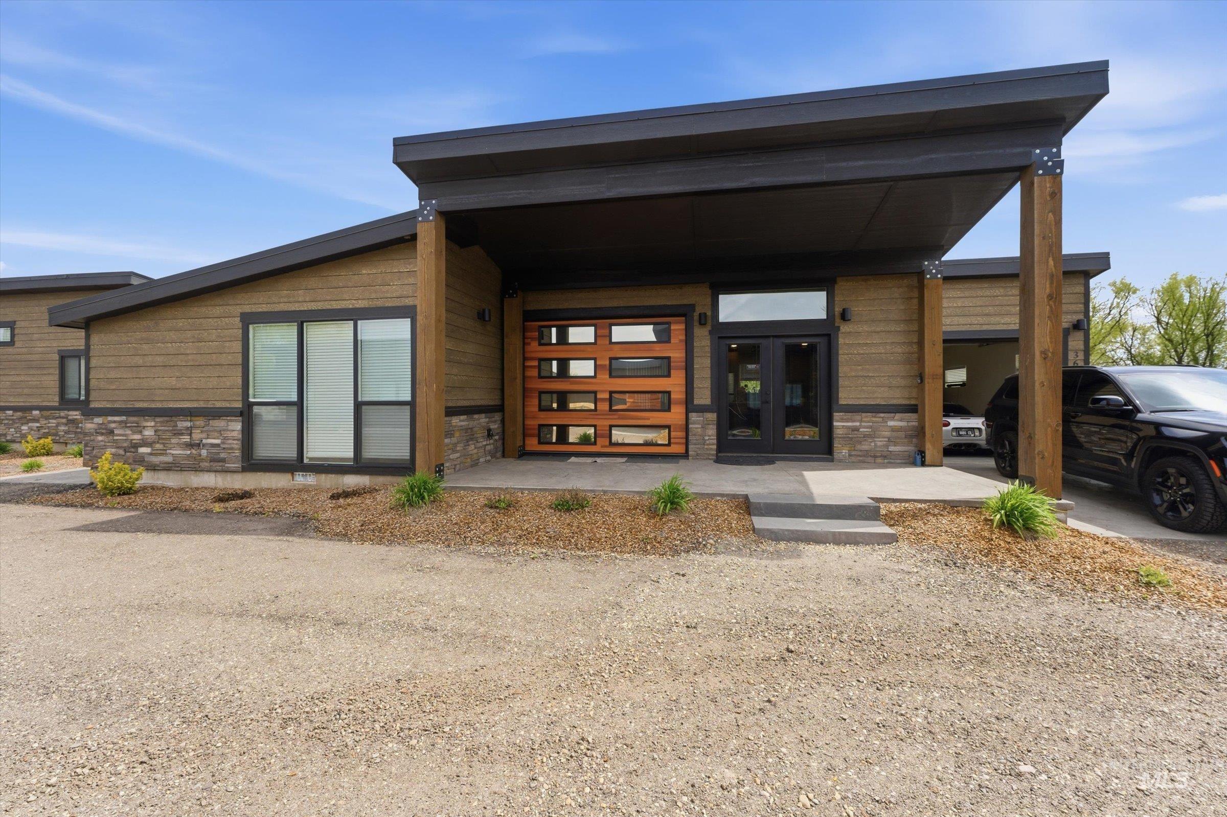 362 & 366 W London St, Middleton, Idaho 83644, 2 Bedrooms, 2 Bathrooms, Residential Income For Sale, Price $509,000,MLS 98982736