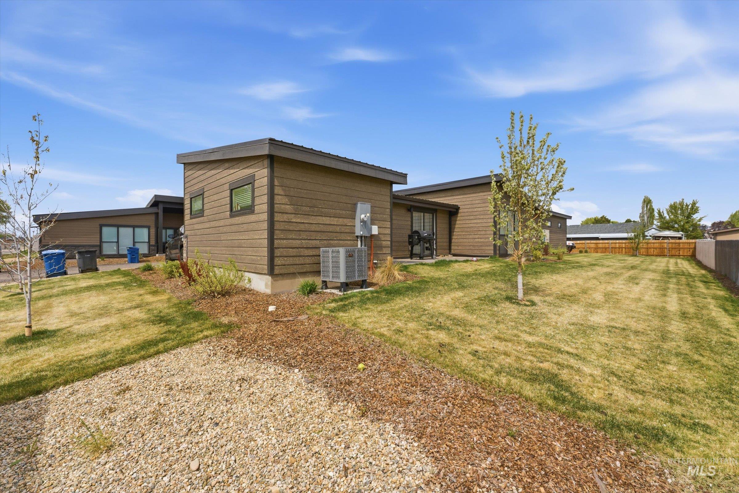 362 & 366 W London St, Middleton, Idaho 83644, 2 Bedrooms, 2 Bathrooms, Residential Income For Sale, Price $509,000,MLS 98982736