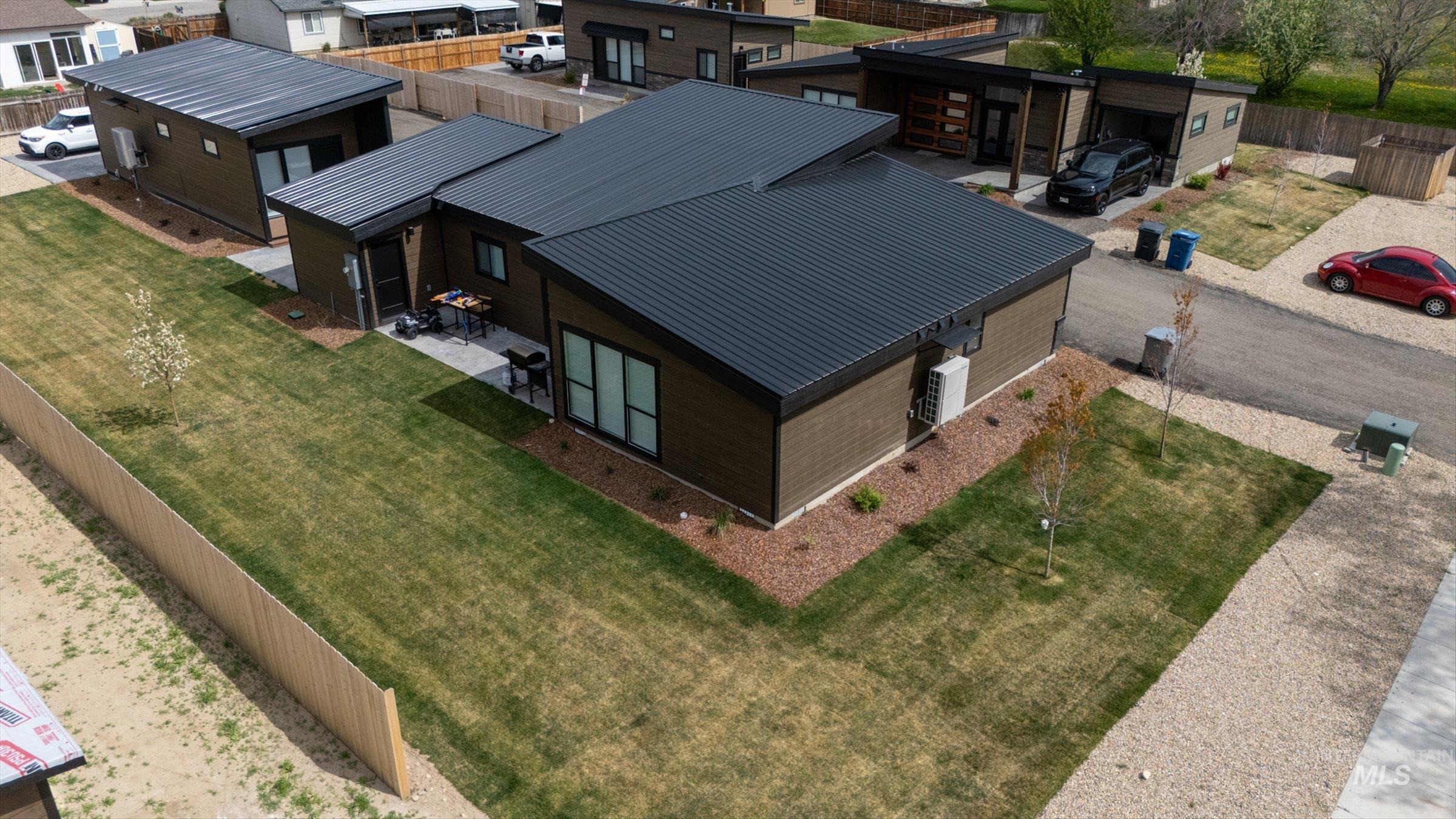 384 & 388 W London St, Middleton, Idaho 83644, 2 Bedrooms, 2 Bathrooms, Residential Income For Sale, Price $509,900,MLS 98982737