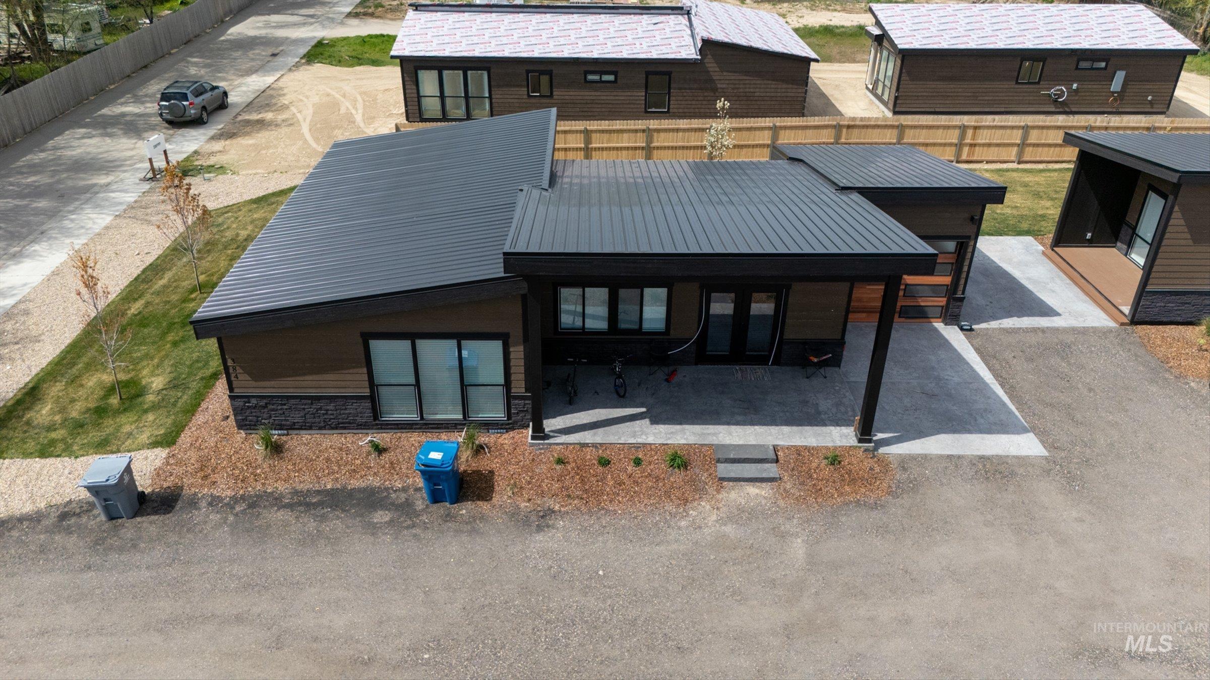 384 & 388 W London St, Middleton, Idaho 83644, 2 Bedrooms, 2 Bathrooms, Residential Income For Sale, Price $509,900,MLS 98982737