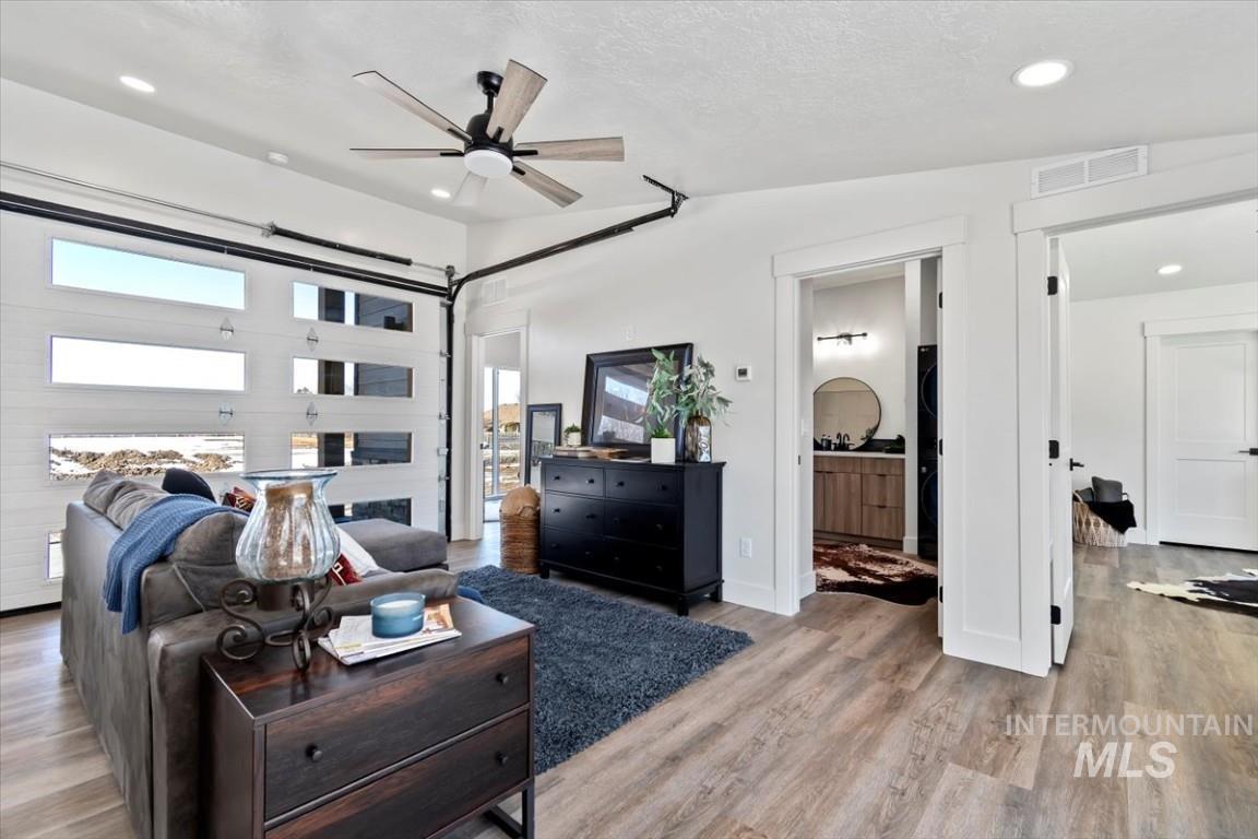 384 & 388 W London St, Middleton, Idaho 83644, 2 Bedrooms, 2 Bathrooms, Residential Income For Sale, Price $509,900,MLS 98982737