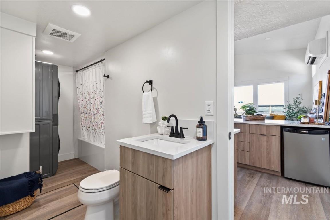 384 & 388 W London St, Middleton, Idaho 83644, 2 Bedrooms, 2 Bathrooms, Residential Income For Sale, Price $509,900,MLS 98982737