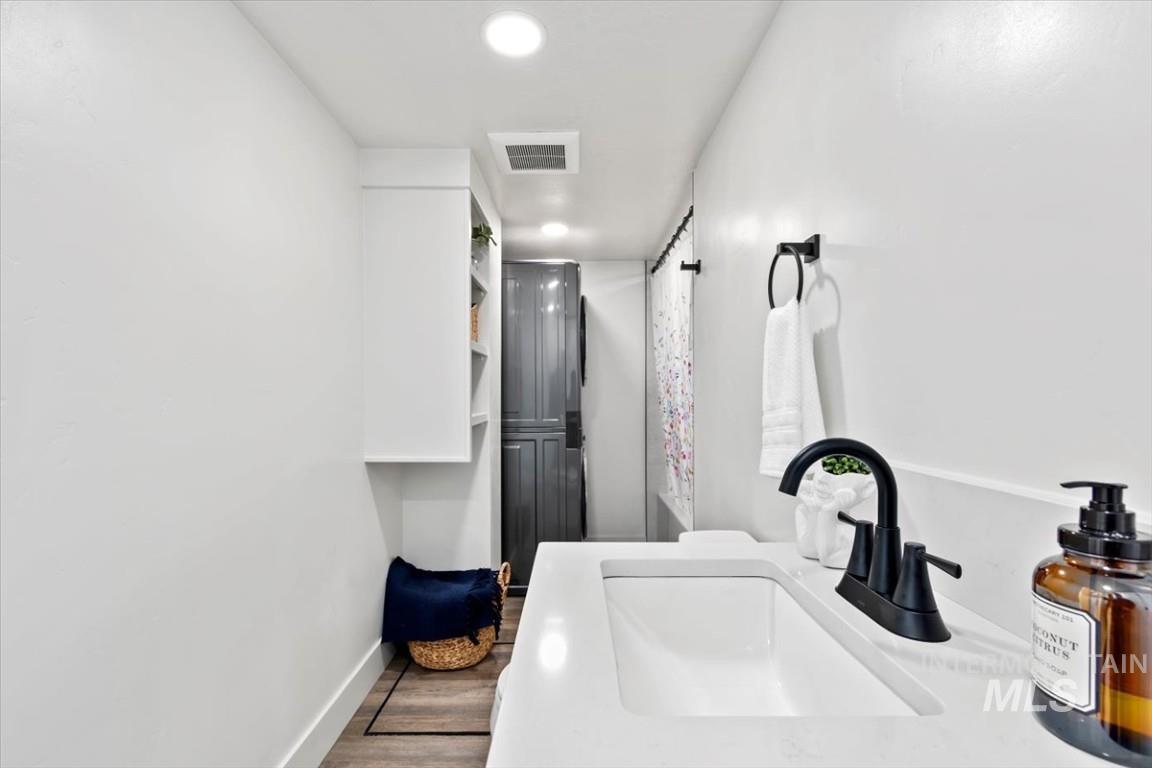 384 & 388 W London St, Middleton, Idaho 83644, 2 Bedrooms, 2 Bathrooms, Residential Income For Sale, Price $509,900,MLS 98982737