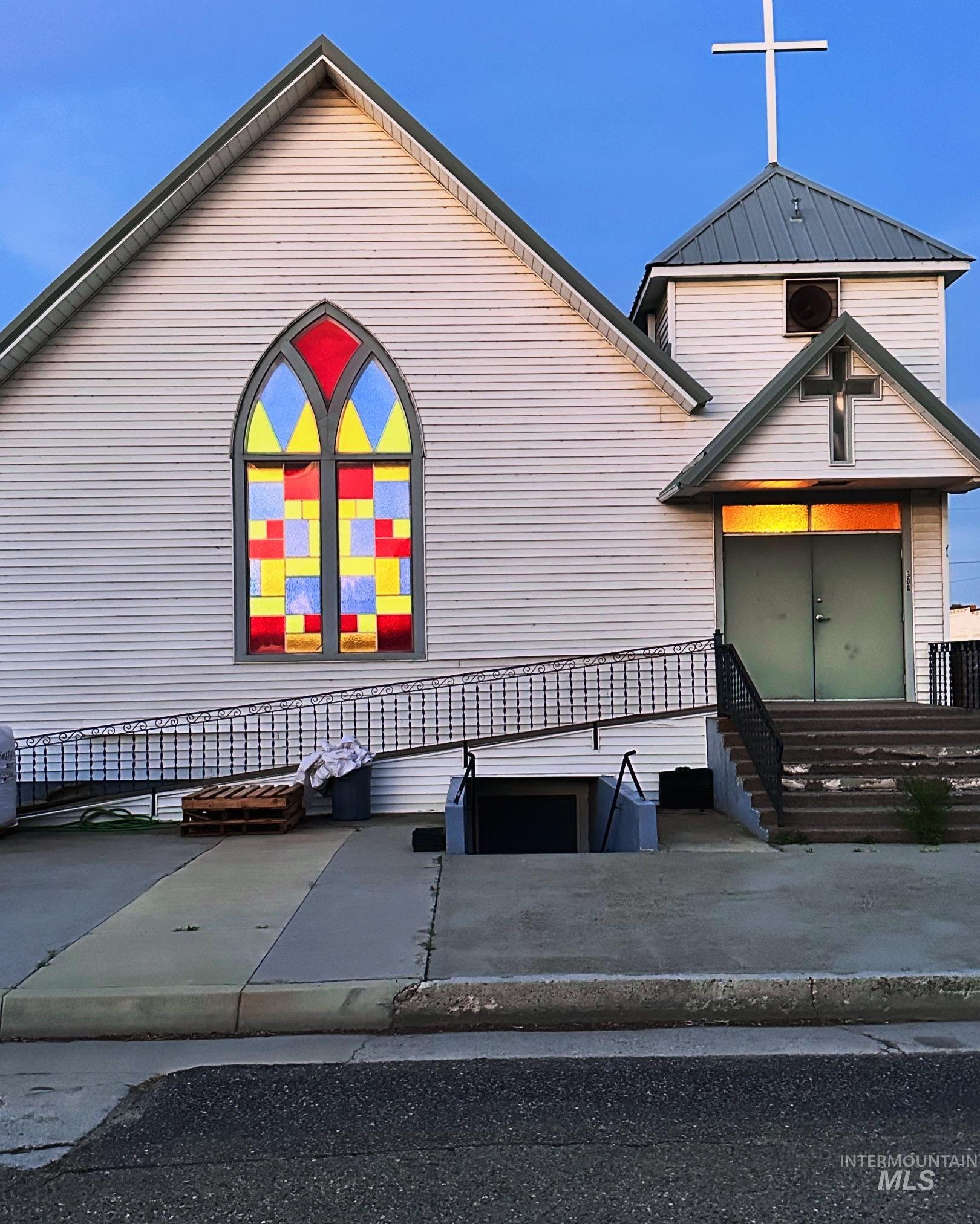 308 4th St, Wilder, Idaho 83676, 2 Bathrooms, Residential For Sale, Price $309,000, 98982739