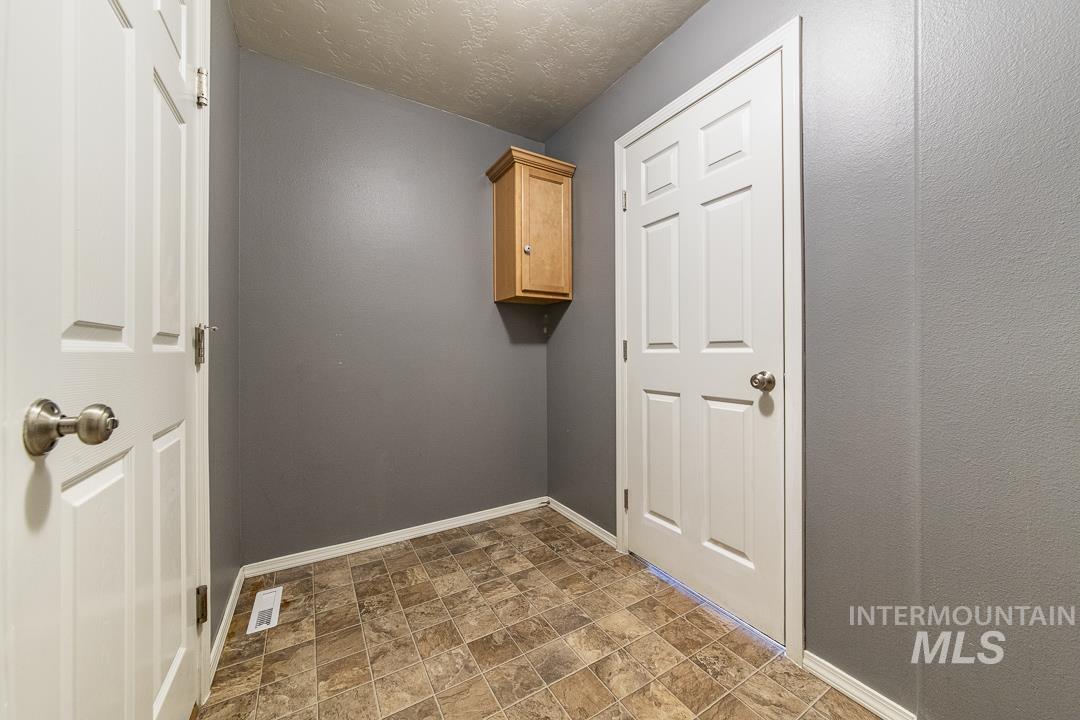 2601 McLaughlin Dr, Caldwell, Idaho 83607, 4 Bedrooms, 2.5 Bathrooms, Residential For Sale, Price $353,500, 98982741