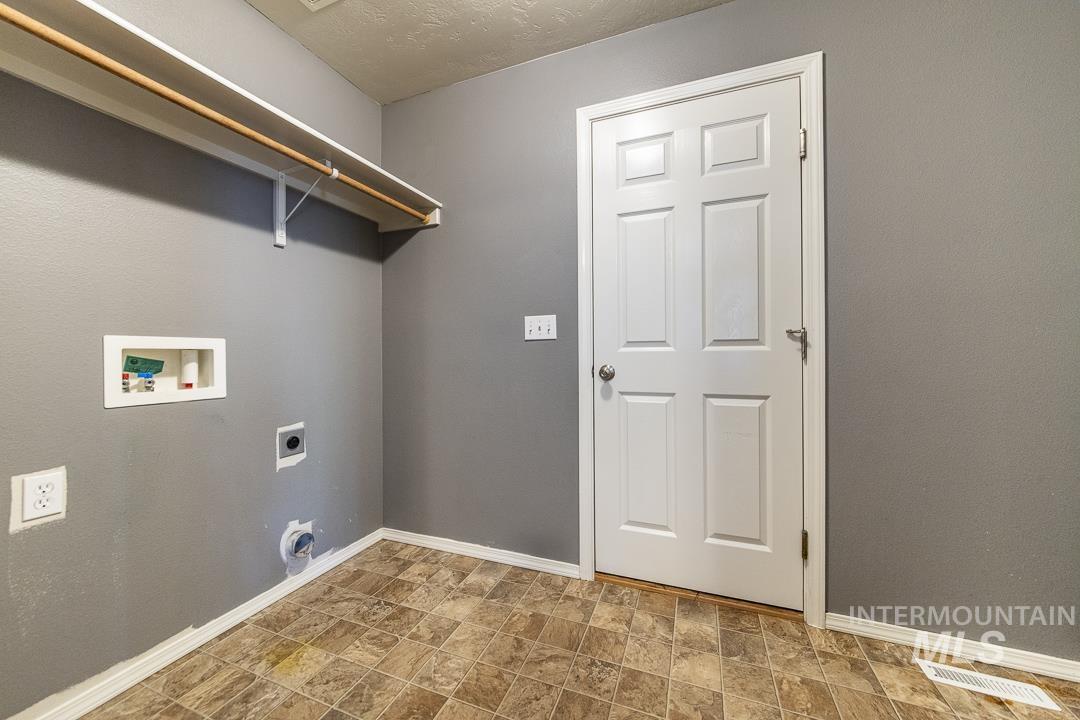 2601 McLaughlin Dr, Caldwell, Idaho 83607, 4 Bedrooms, 2.5 Bathrooms, Residential For Sale, Price $353,500, 98982741