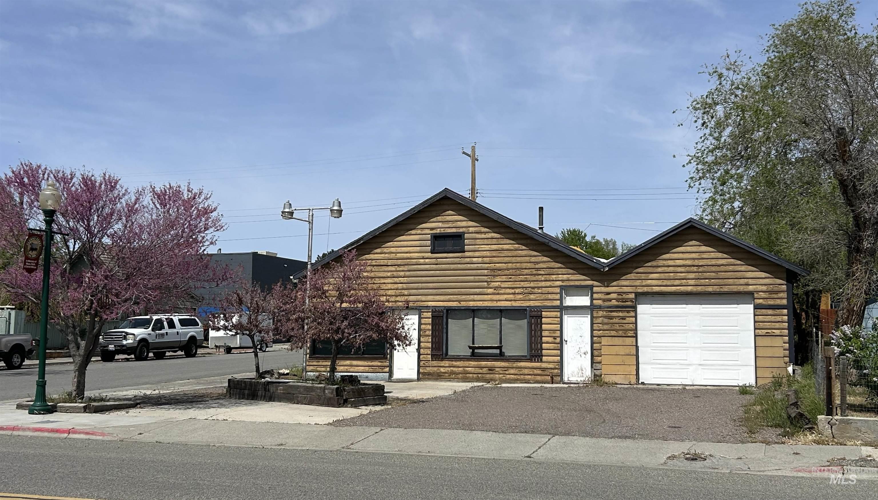 102 E 1st Ave, Glenns Ferry, Idaho 83623, Business/Commercial For Sale, Price $280,000, 98982743
