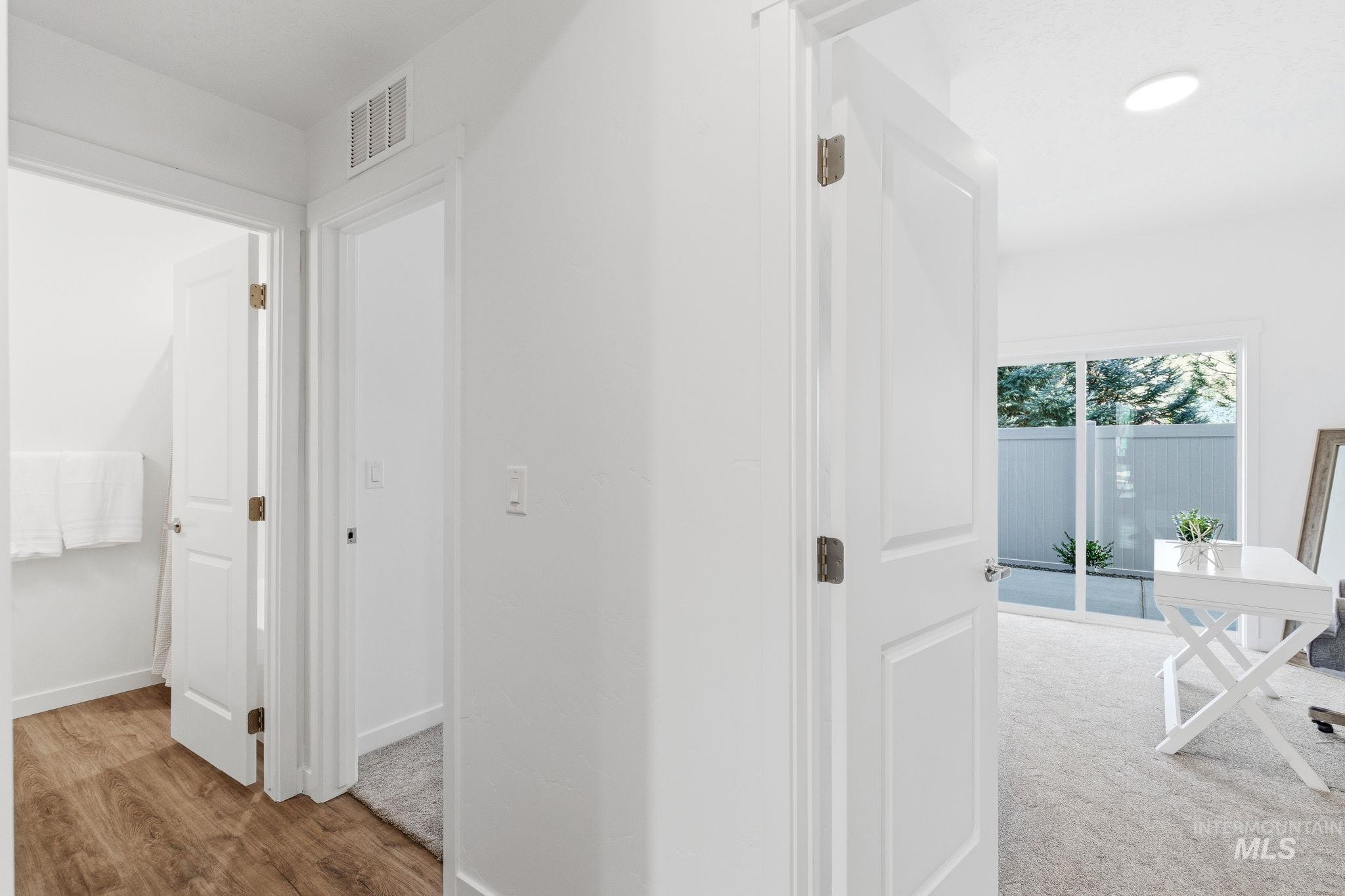 522 Diamond Ln., Emmett, Idaho 83617, 3 Bedrooms, 2.5 Bathrooms, Residential Income For Sale, Price $410,000,MLS 98982745