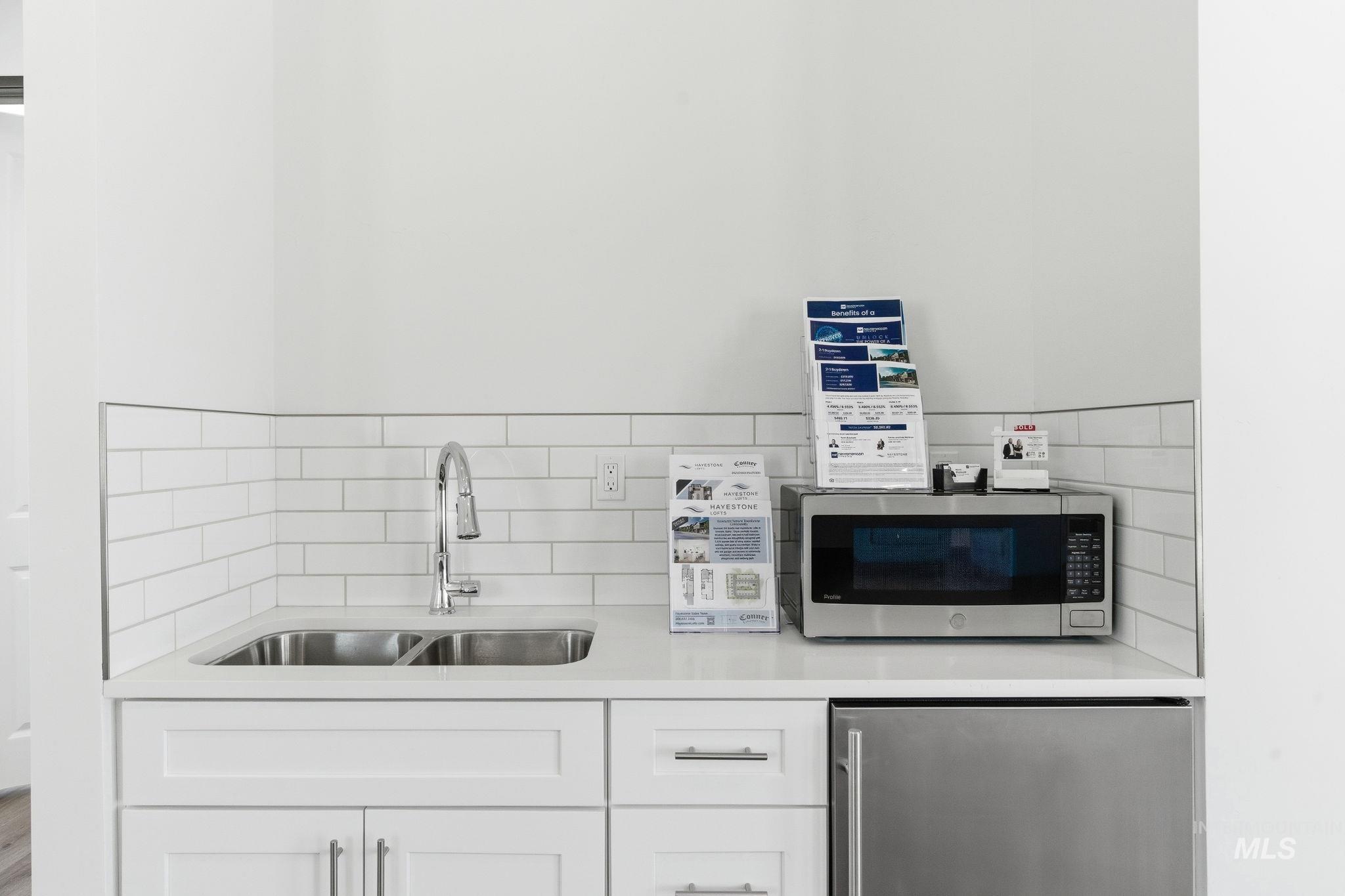 522 Diamond Ln., Emmett, Idaho 83617, 3 Bedrooms, 2.5 Bathrooms, Residential Income For Sale, Price $410,000,MLS 98982745