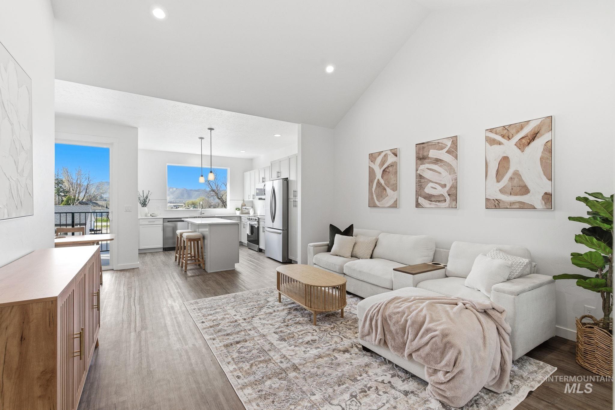 522 Diamond Ln., Emmett, Idaho 83617, 3 Bedrooms, 2.5 Bathrooms, Residential Income For Sale, Price $410,000,MLS 98982745