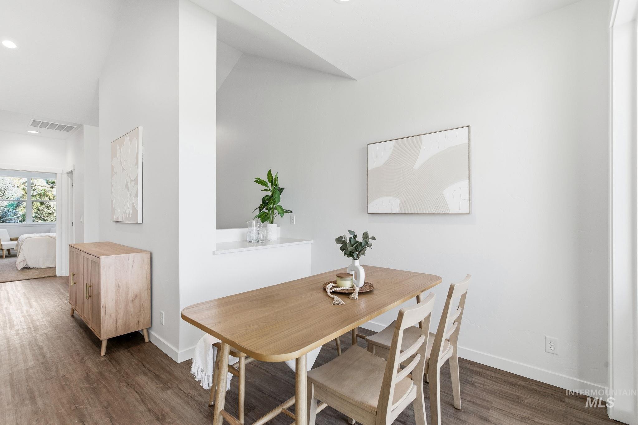 520 Diamond Ln., Emmett, Idaho 83617, 3 Bedrooms, 2.5 Bathrooms, Residential Income For Sale, Price $379,000,MLS 98982746