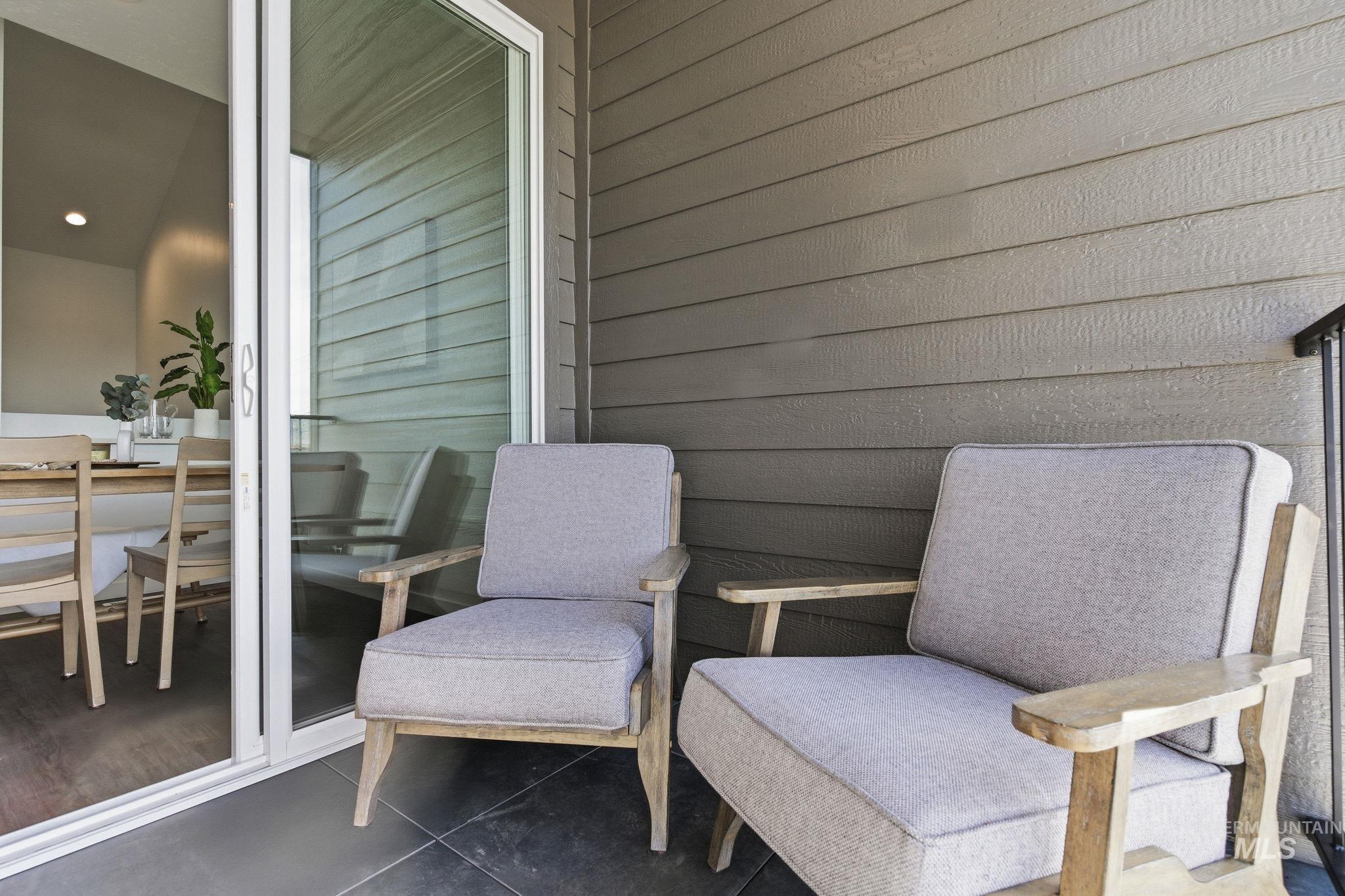 516 Diamond Ln., Emmett, Idaho 83617, 3 Bedrooms, 2.5 Bathrooms, Residential Income For Sale, Price $379,000,MLS 98982747