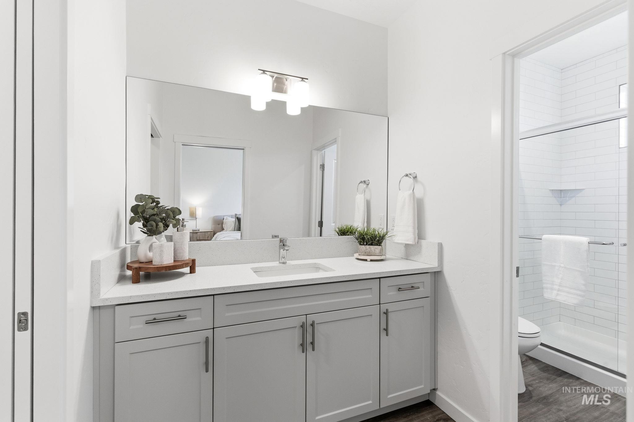 516 Diamond Ln., Emmett, Idaho 83617, 3 Bedrooms, 2.5 Bathrooms, Residential Income For Sale, Price $379,000,MLS 98982747