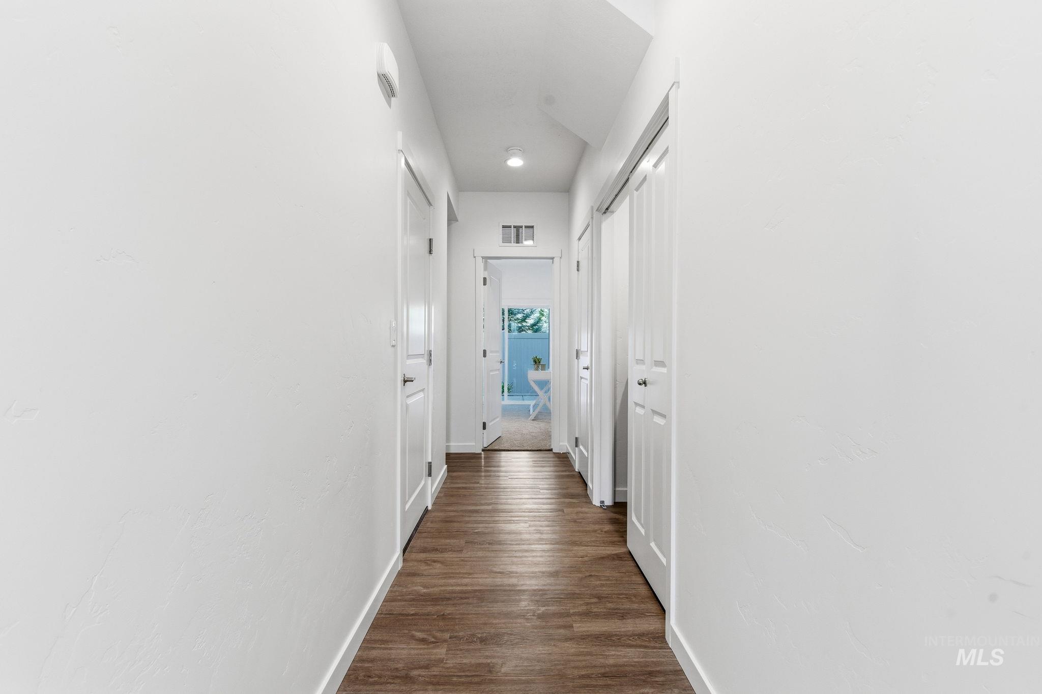 516 Diamond Ln., Emmett, Idaho 83617, 3 Bedrooms, 2.5 Bathrooms, Residential Income For Sale, Price $379,000,MLS 98982747