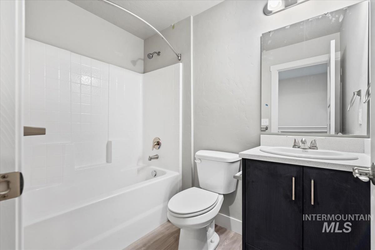 2809 W Palouse St, Boise, Idaho 83705, 3 Bedrooms, 2 Bathrooms, Residential Income For Sale, Price $459,999,MLS 98982751