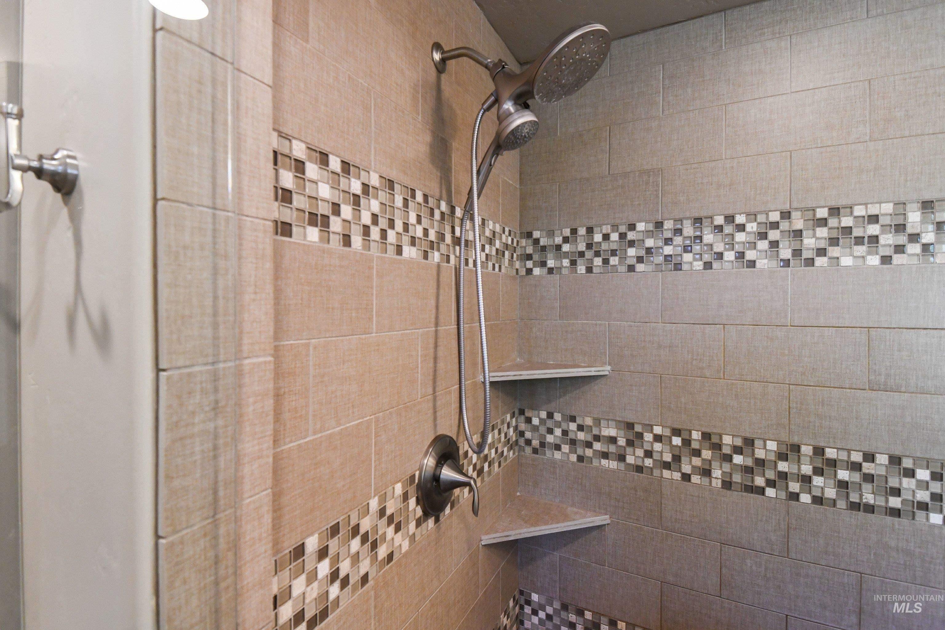 6713 N Moon Drummer Way, Meridian, Idaho 83646, 3 Bedrooms, 3 Bathrooms, Residential For Sale, Price $939,900,MLS 98982752