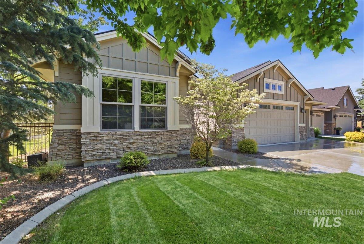 6713 N Moon Drummer Way, Meridian, Idaho 83646, 3 Bedrooms, 4 Bathrooms, Residential For Sale, Price $939,900, 98982752