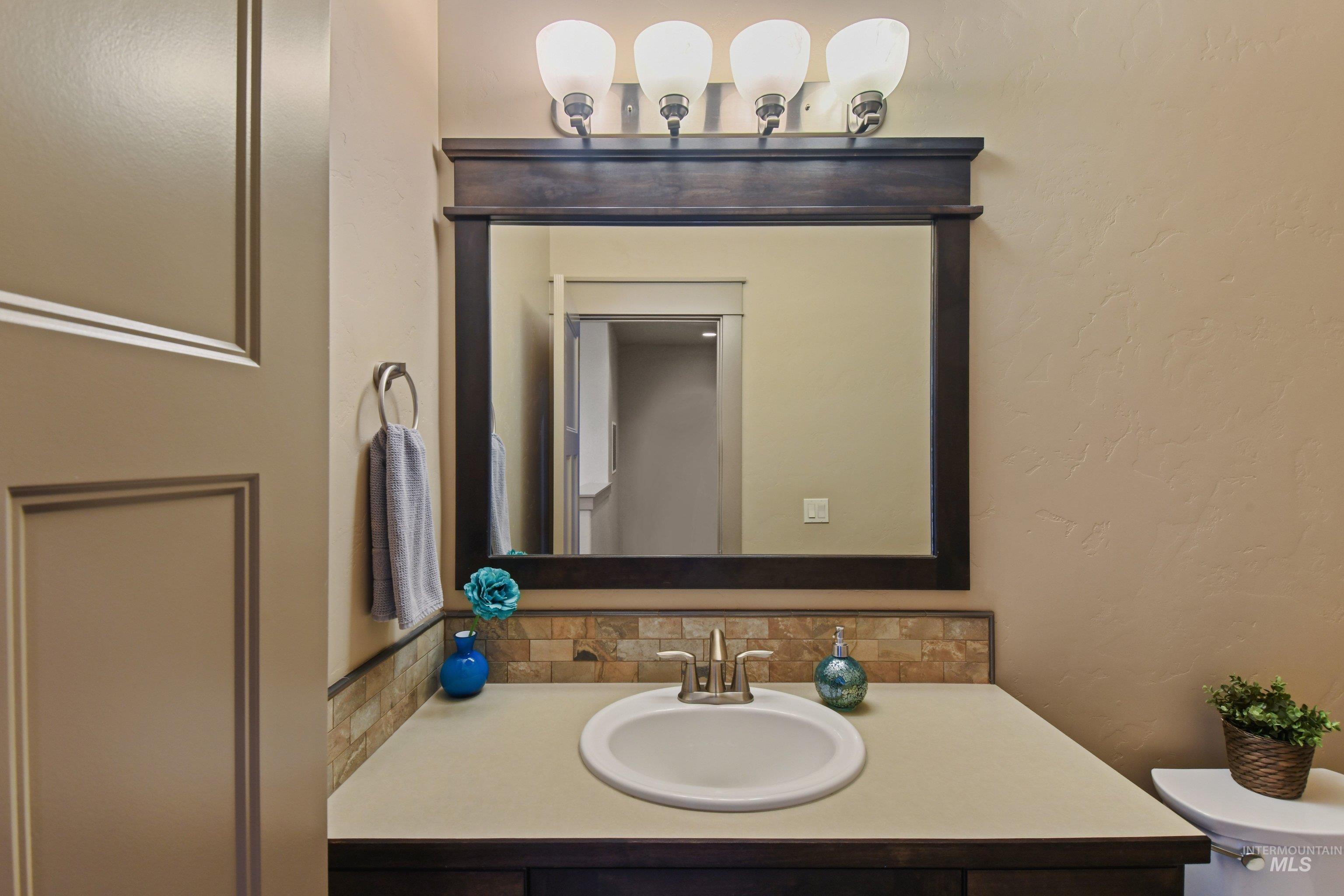 6713 N Moon Drummer Way, Meridian, Idaho 83646, 3 Bedrooms, 3 Bathrooms, Residential For Sale, Price $939,900,MLS 98982752