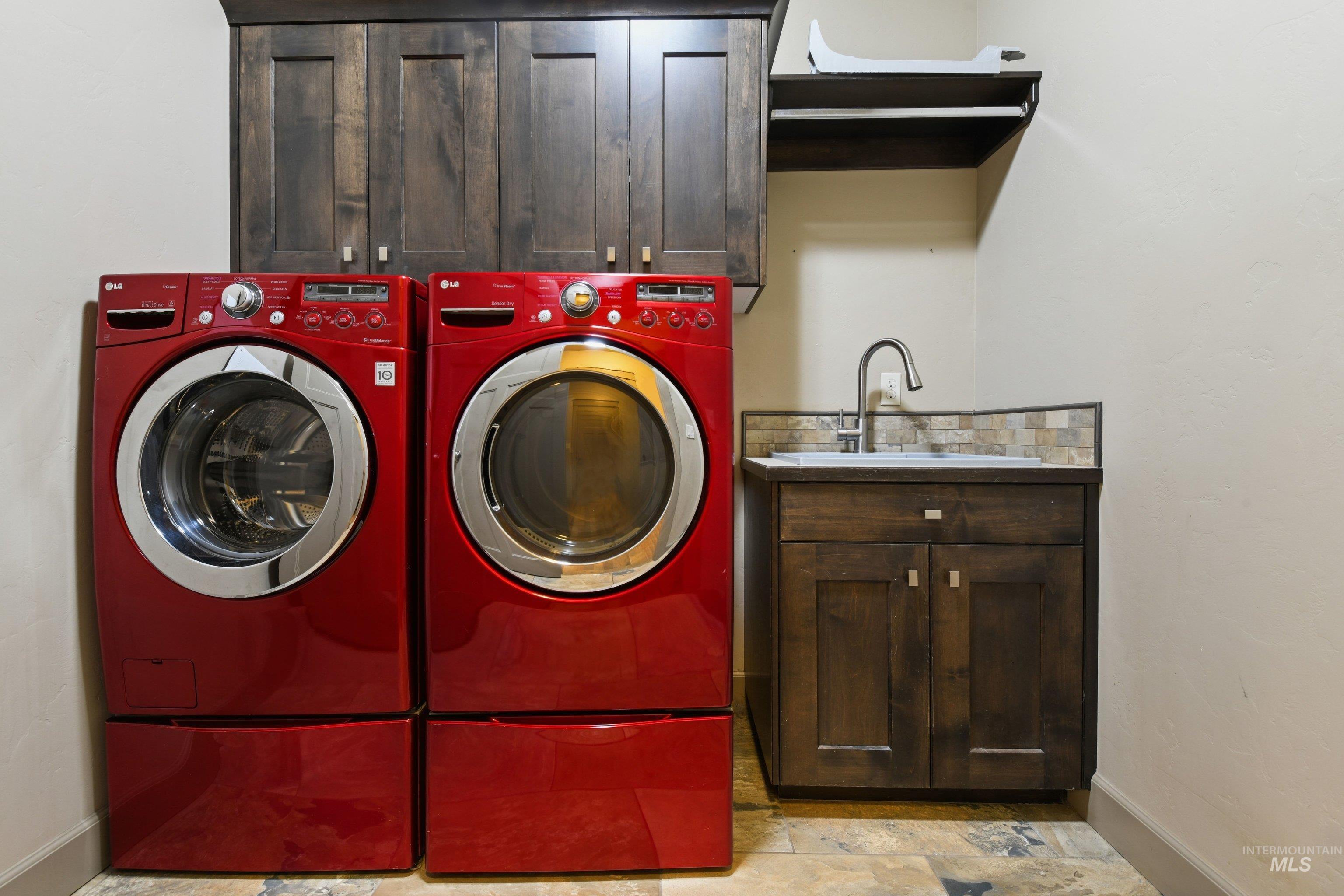 6713 N Moon Drummer Way, Meridian, Idaho 83646, 3 Bedrooms, 3 Bathrooms, Residential For Sale, Price $939,900,MLS 98982752