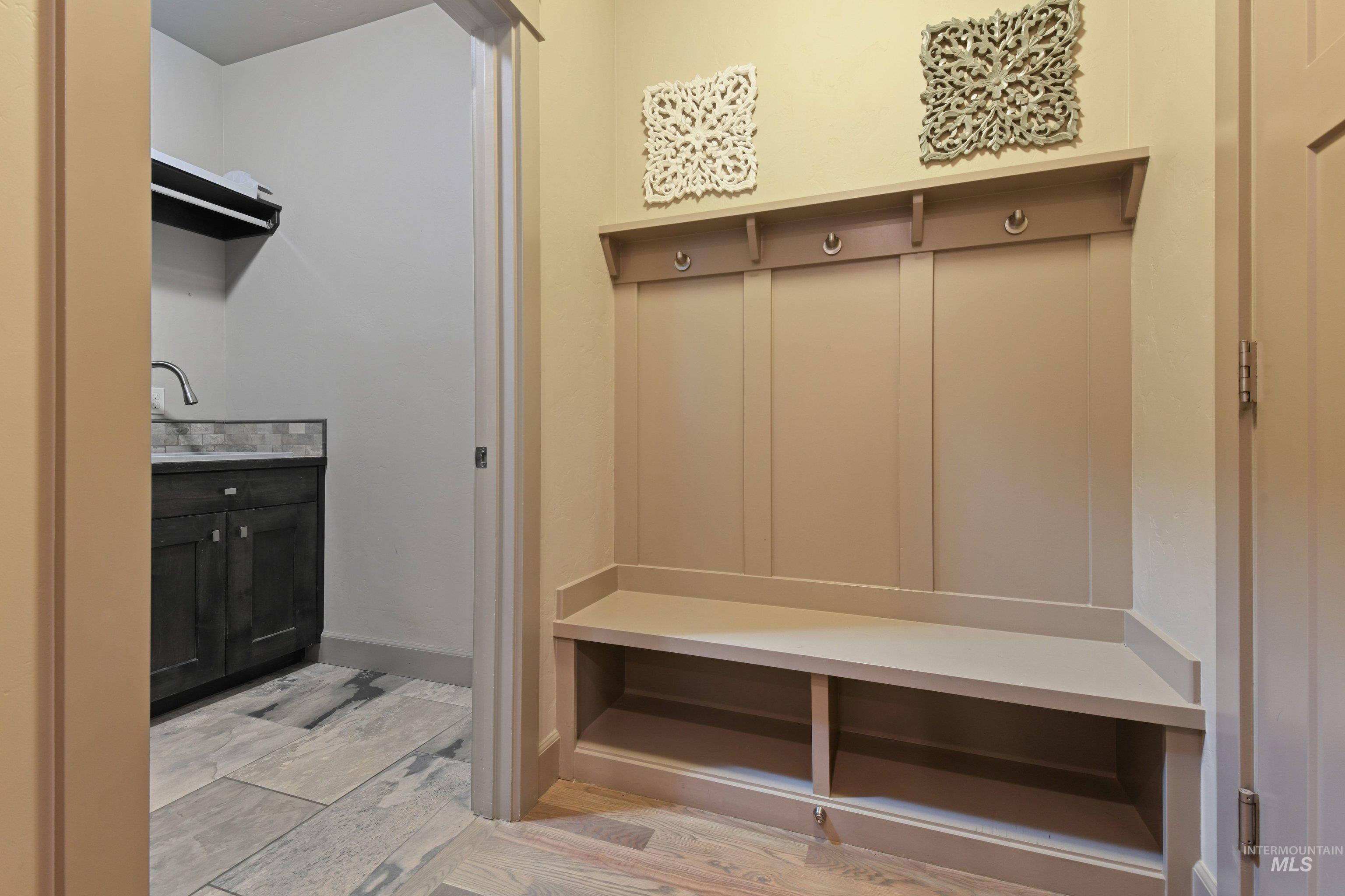 6713 N Moon Drummer Way, Meridian, Idaho 83646, 3 Bedrooms, 3 Bathrooms, Residential For Sale, Price $939,900,MLS 98982752