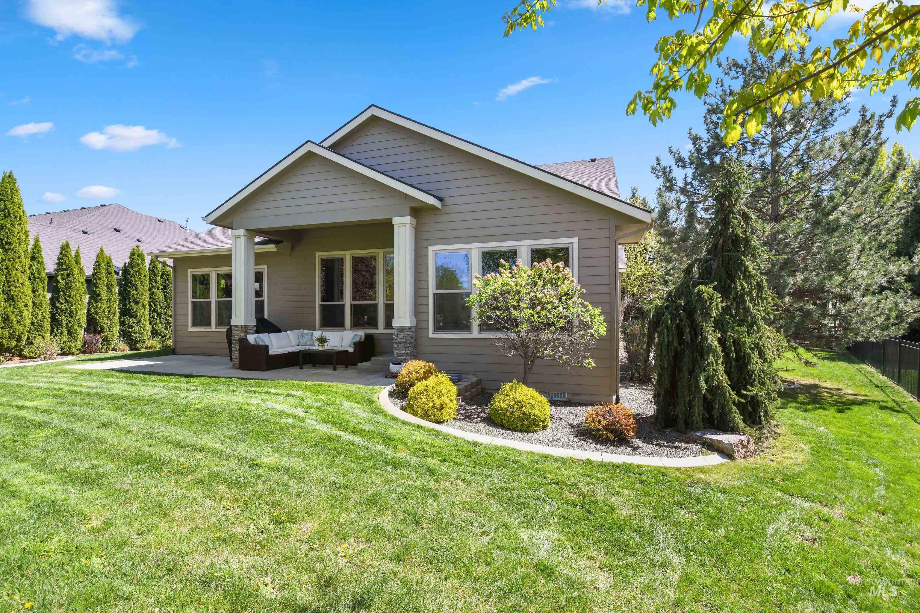 6713 N Moon Drummer Way, Meridian, Idaho 83646, 3 Bedrooms, 3 Bathrooms, Residential For Sale, Price $939,900,MLS 98982752