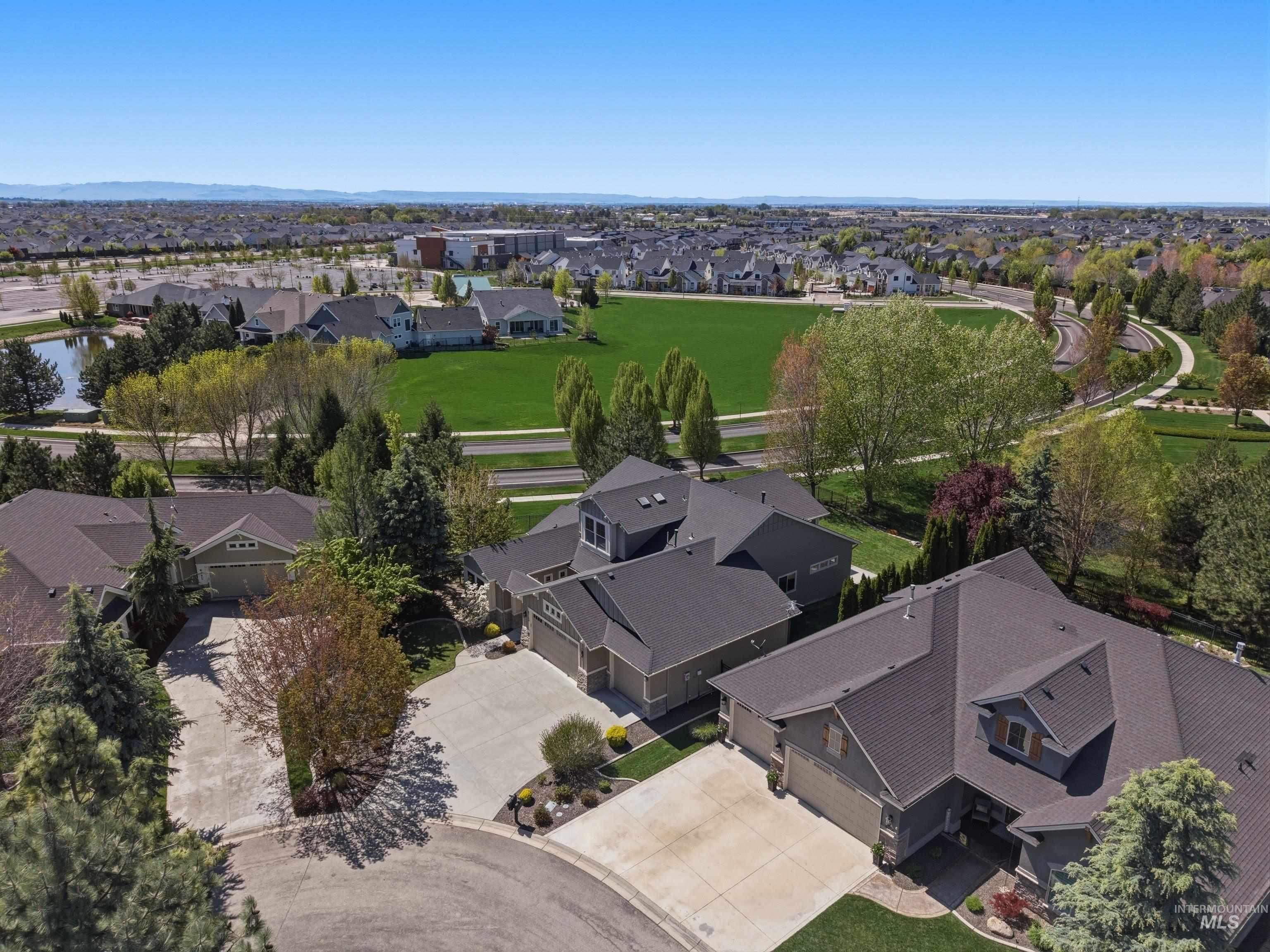 6713 N Moon Drummer Way, Meridian, Idaho 83646, 3 Bedrooms, 3 Bathrooms, Residential For Sale, Price $939,900,MLS 98982752
