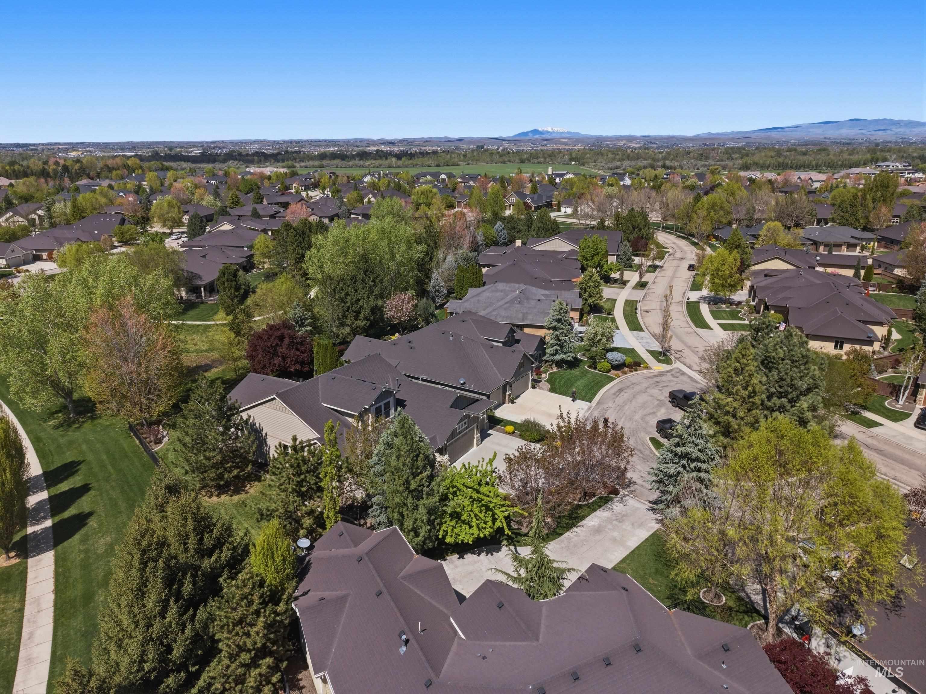 6713 N Moon Drummer Way, Meridian, Idaho 83646, 3 Bedrooms, 3 Bathrooms, Residential For Sale, Price $939,900,MLS 98982752