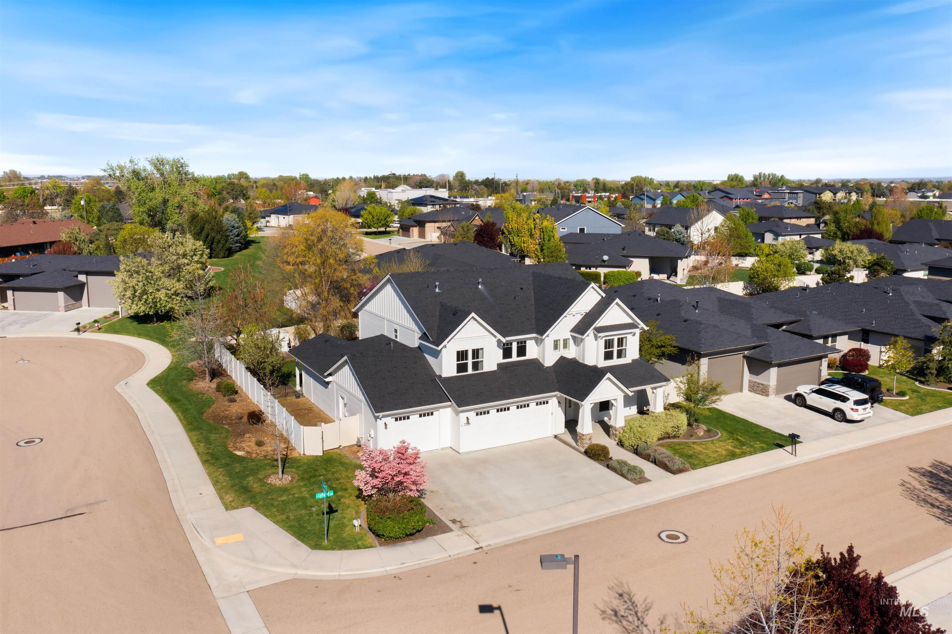 3389 S Lyford Ave, Meridian, Idaho 83642, 6 Bedrooms, 3.5 Bathrooms, Residential For Sale, Price $949,900, 98982753