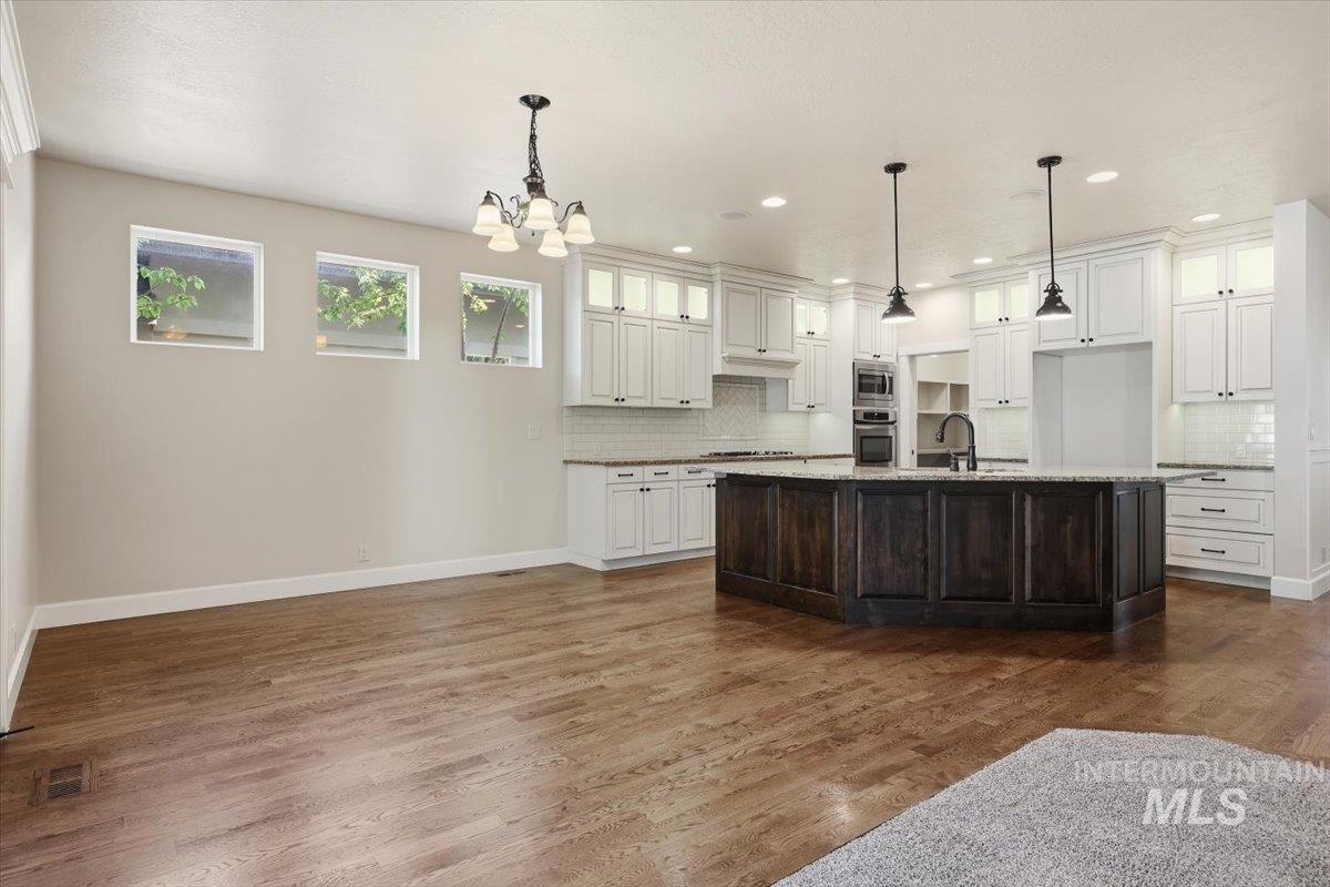 3389 S Lyford Ave, Meridian, Idaho 83642, 6 Bedrooms, 3.5 Bathrooms, Residential For Sale, Price $924,900,MLS 98982753