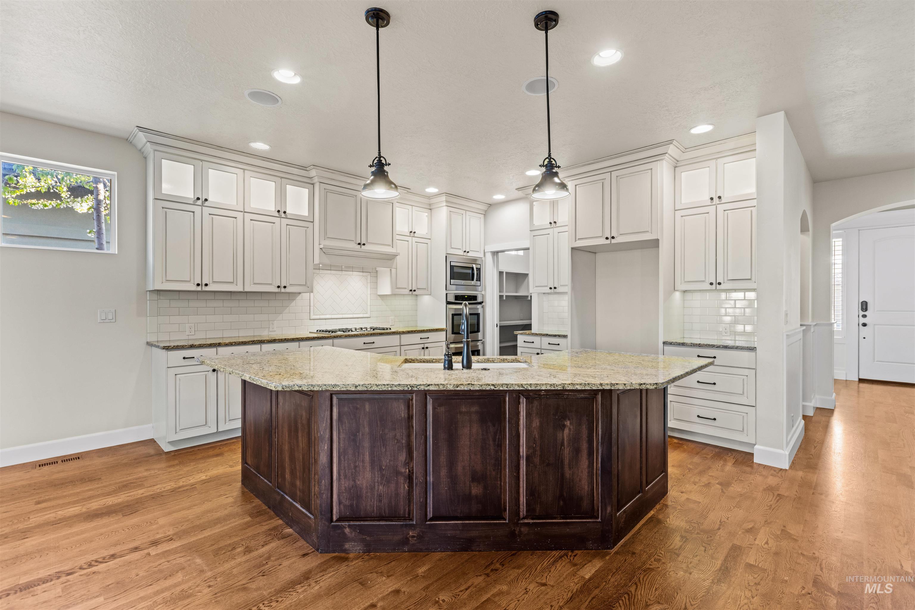 3389 S Lyford Ave, Meridian, Idaho 83642, 6 Bedrooms, 3.5 Bathrooms, Residential For Sale, Price $949,900, 98982753