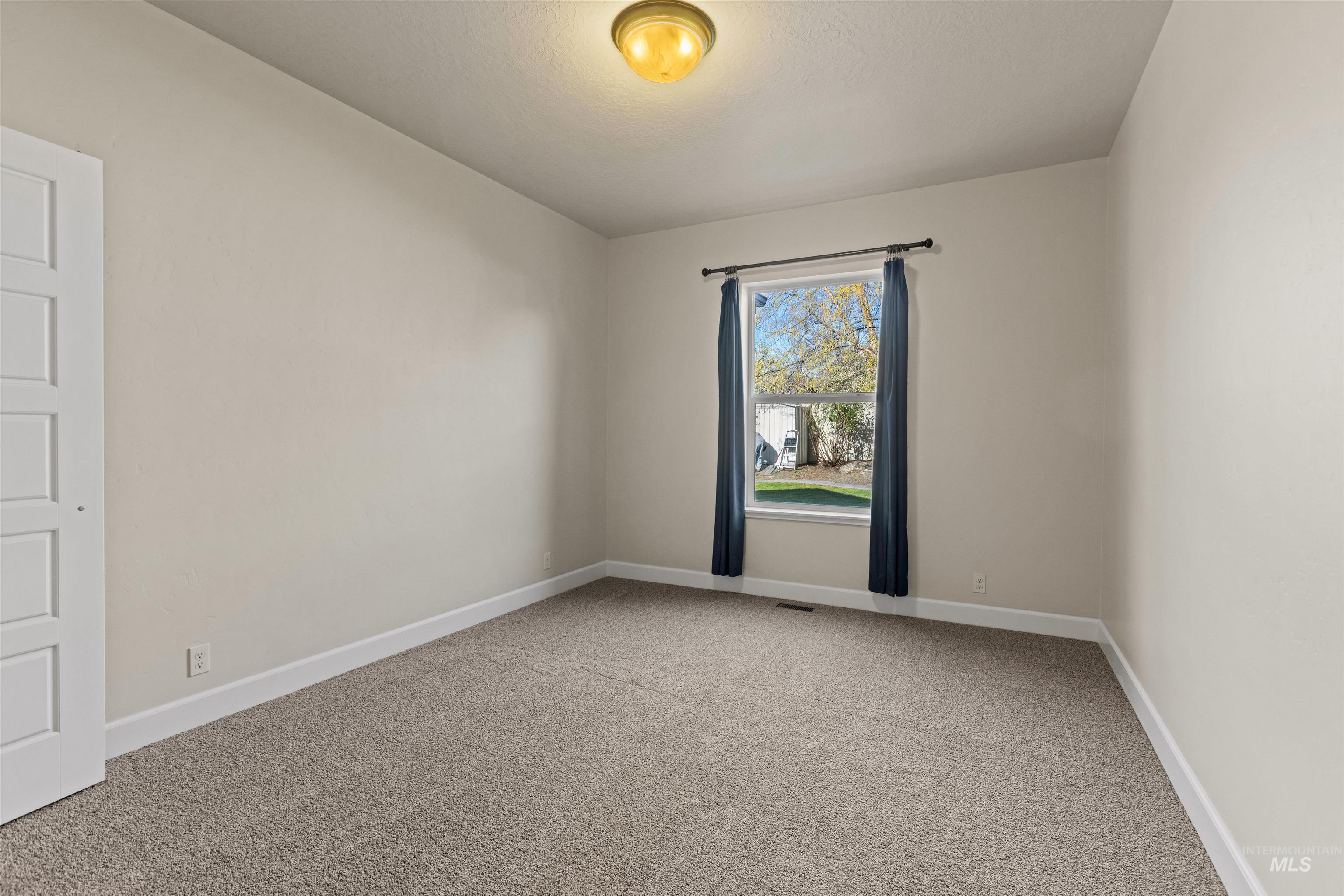 3389 S Lyford Ave, Meridian, Idaho 83642, 6 Bedrooms, 3.5 Bathrooms, Residential For Sale, Price $949,900, 98982753