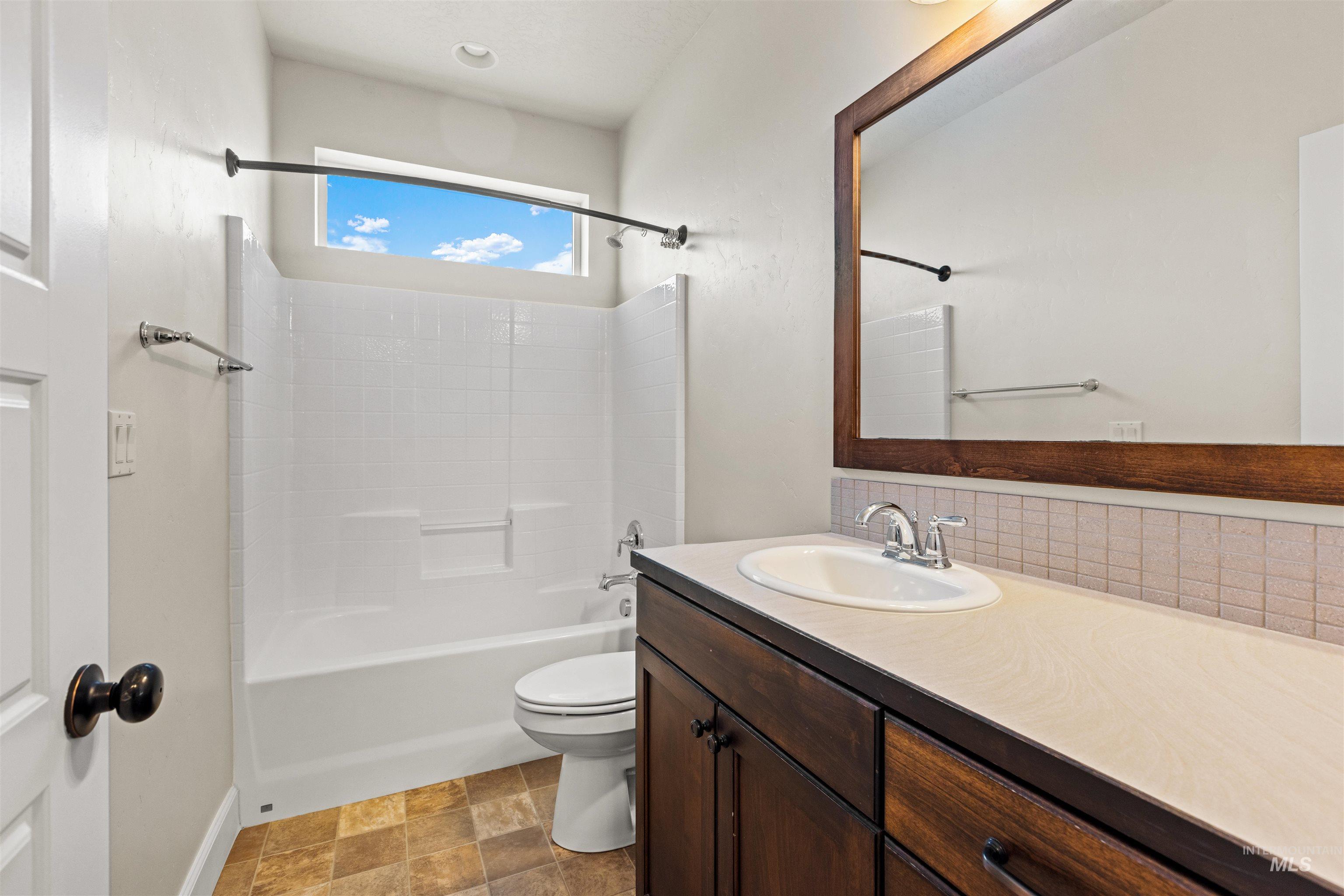 3389 S Lyford Ave, Meridian, Idaho 83642, 6 Bedrooms, 3.5 Bathrooms, Residential For Sale, Price $949,900, 98982753