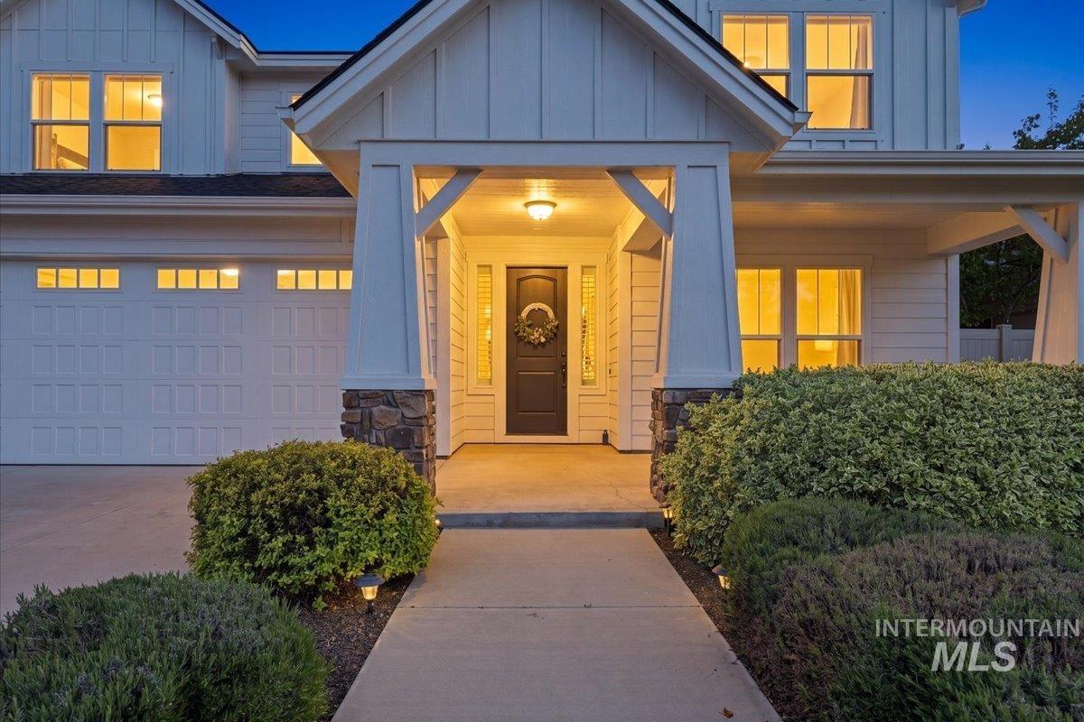 3389 S Lyford Ave, Meridian, Idaho 83642, 6 Bedrooms, 3.5 Bathrooms, Residential For Sale, Price $924,900,MLS 98982753