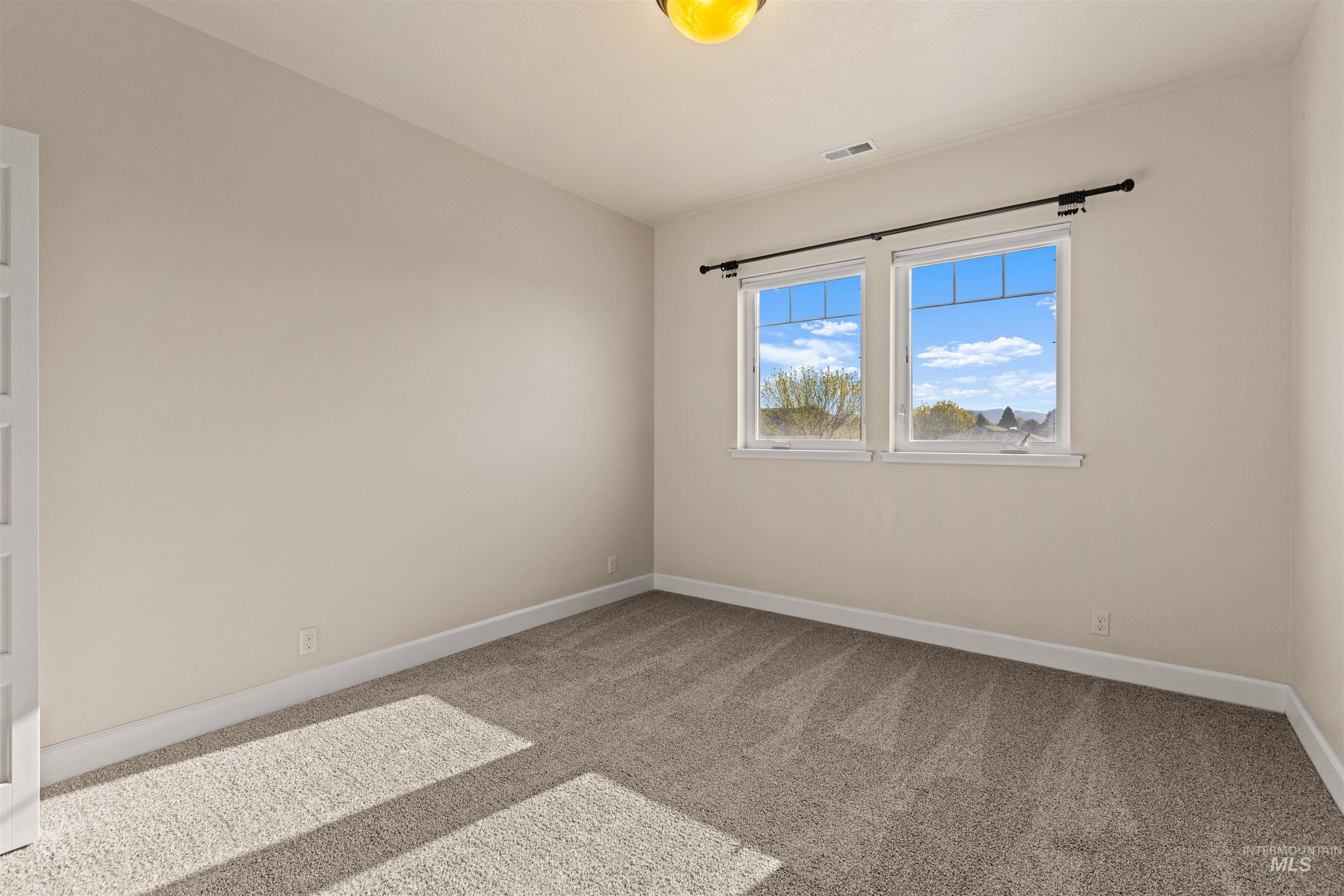 3389 S Lyford Ave, Meridian, Idaho 83642, 6 Bedrooms, 3.5 Bathrooms, Residential For Sale, Price $949,900, 98982753