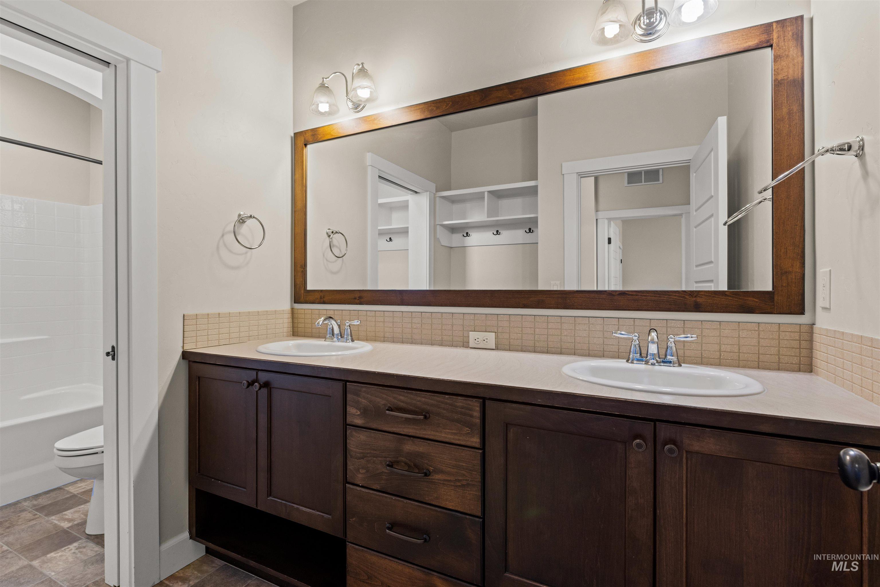 3389 S Lyford Ave, Meridian, Idaho 83642, 6 Bedrooms, 3.5 Bathrooms, Residential For Sale, Price $949,900, 98982753