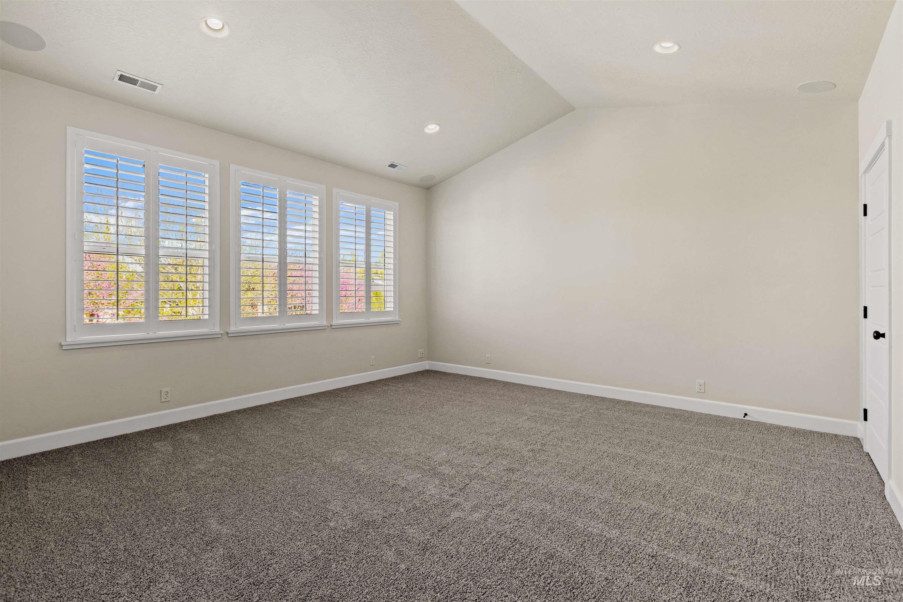 3389 S Lyford Ave, Meridian, Idaho 83642, 6 Bedrooms, 3.5 Bathrooms, Residential For Sale, Price $949,900, 98982753