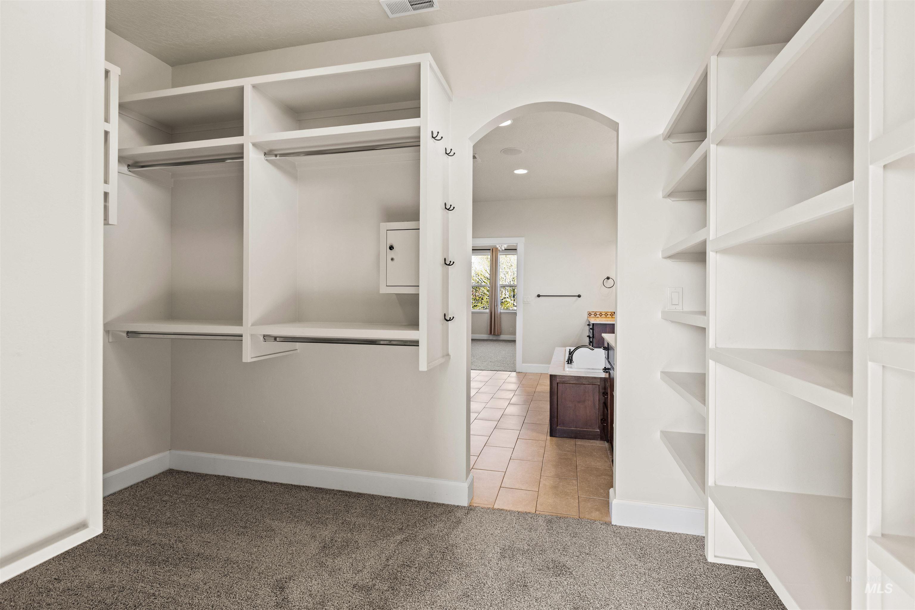 3389 S Lyford Ave, Meridian, Idaho 83642, 6 Bedrooms, 3.5 Bathrooms, Residential For Sale, Price $949,900, 98982753