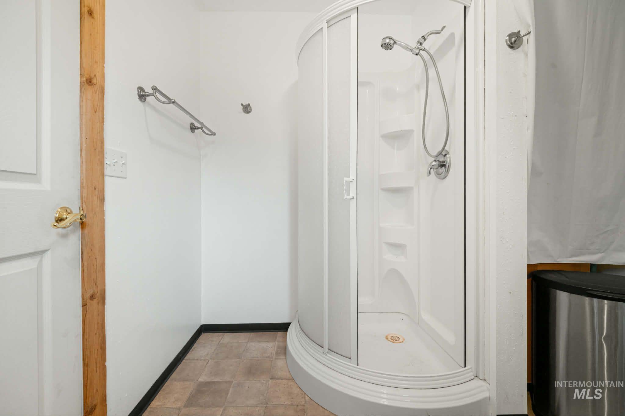 3695 W Mountain Rd, Anatone, Washington 99401, 5 Bedrooms, 1 Bathroom, Residential For Sale, Price $319,000,MLS 98982756