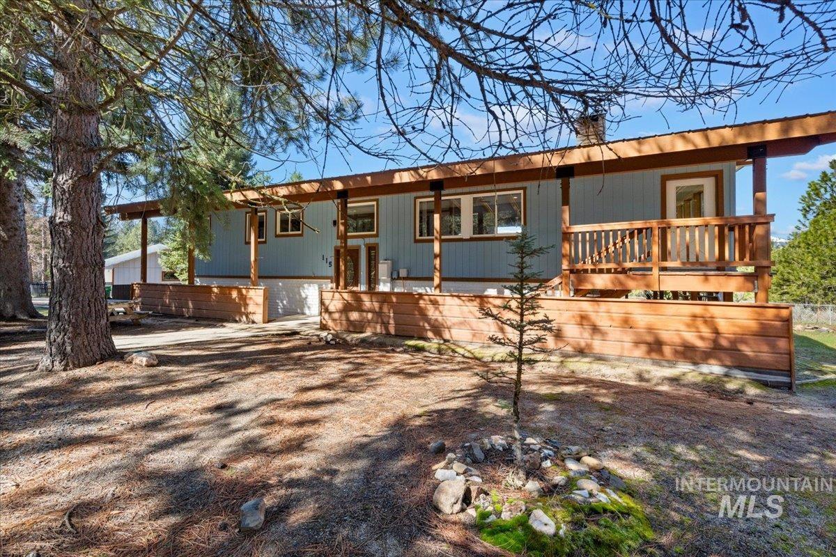 115 Par Drive, Cascade, Idaho 83611, 4 Bedrooms, 3 Bathrooms, Residential For Sale, Price $749,900,MLS 98982760