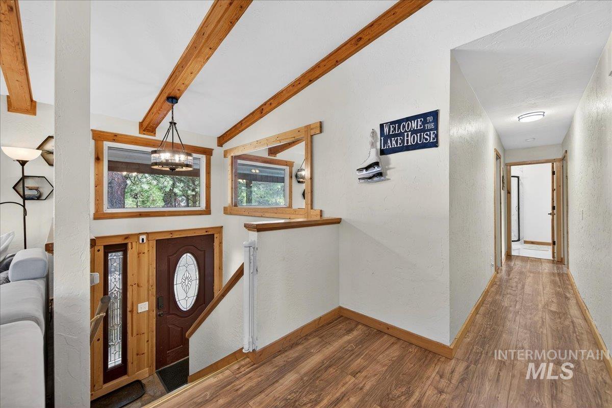 115 Par Drive, Cascade, Idaho 83611, 4 Bedrooms, 3 Bathrooms, Residential For Sale, Price $749,900,MLS 98982760