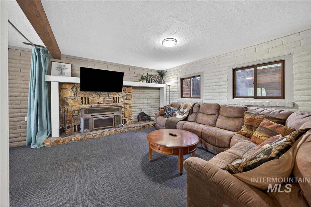 115 Par Drive, Cascade, Idaho 83611, 4 Bedrooms, 3 Bathrooms, Residential For Sale, Price $749,900,MLS 98982760