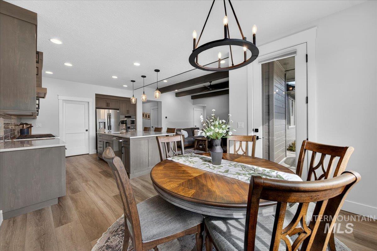 146 N Huntsman Ln, Eagle, Idaho 83616, 3 Bedrooms, 2 Bathrooms, Residential For Sale, Price $649,800, 98982768