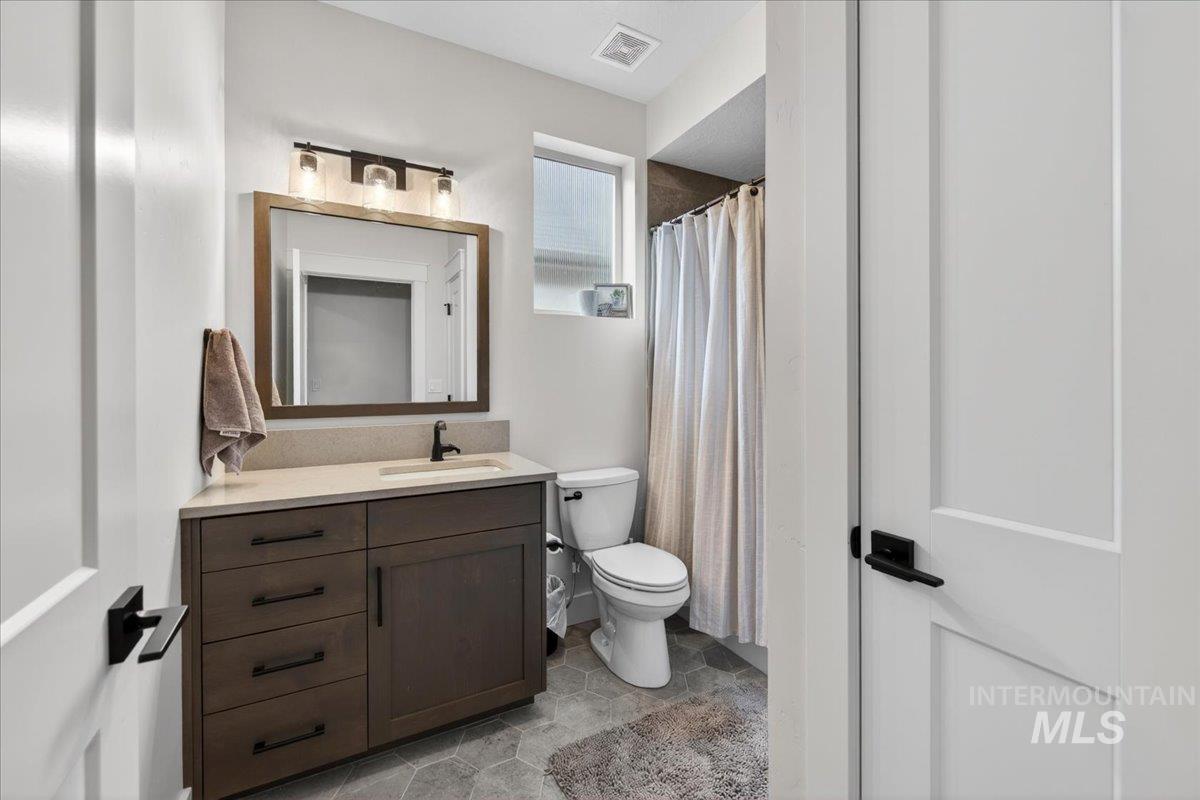 146 N Huntsman Ln, Eagle, Idaho 83616, 3 Bedrooms, 2 Bathrooms, Residential For Sale, Price $649,800, 98982768