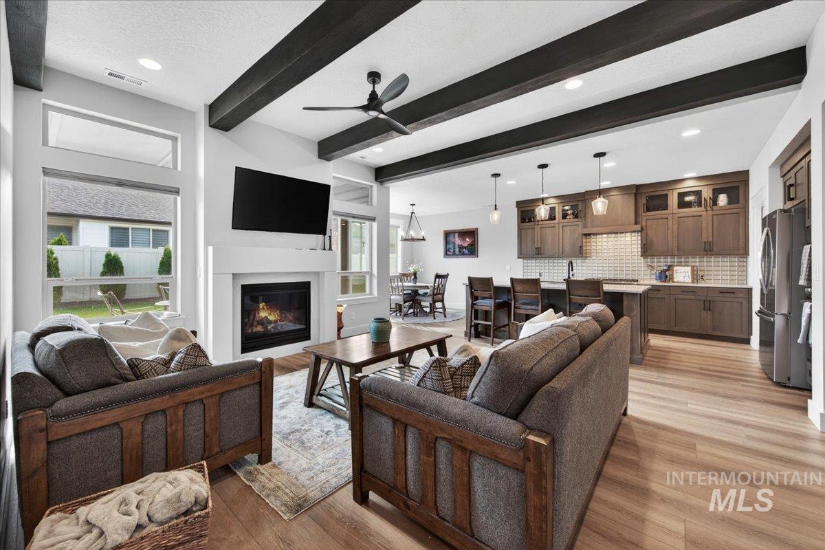 146 N Huntsman Ln, Eagle, Idaho 83616, 3 Bedrooms, 2 Bathrooms, Residential For Sale, Price $649,800, 98982768