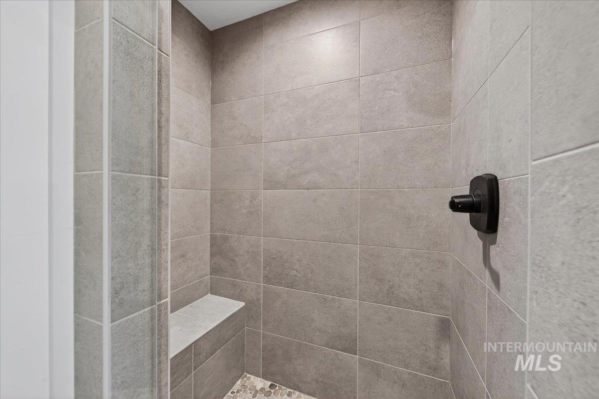 146 N Huntsman Ln, Eagle, Idaho 83616, 3 Bedrooms, 2 Bathrooms, Residential For Sale, Price $649,800, 98982768