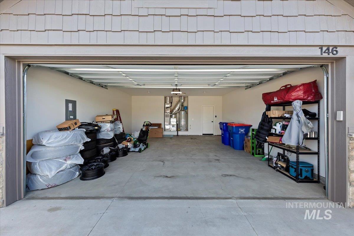 146 N Huntsman Ln, Eagle, Idaho 83616, 3 Bedrooms, 2 Bathrooms, Residential For Sale, Price $649,800, 98982768