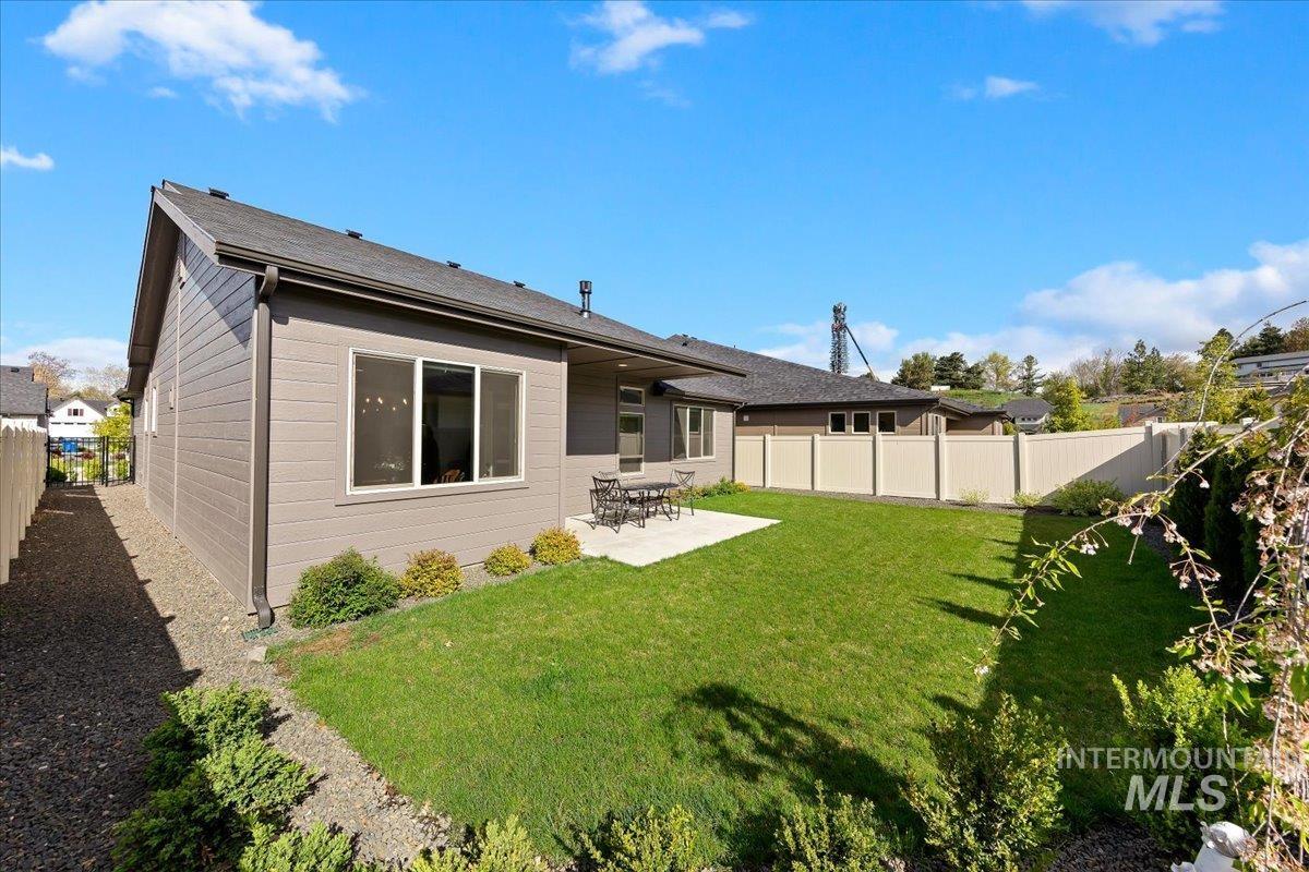 146 N Huntsman Ln, Eagle, Idaho 83616, 3 Bedrooms, 2 Bathrooms, Residential For Sale, Price $649,800,MLS 98982768