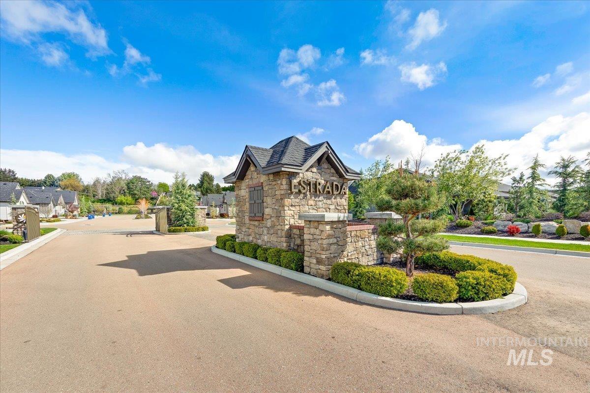 146 N Huntsman Ln, Eagle, Idaho 83616, 3 Bedrooms, 2 Bathrooms, Residential For Sale, Price $649,800, 98982768